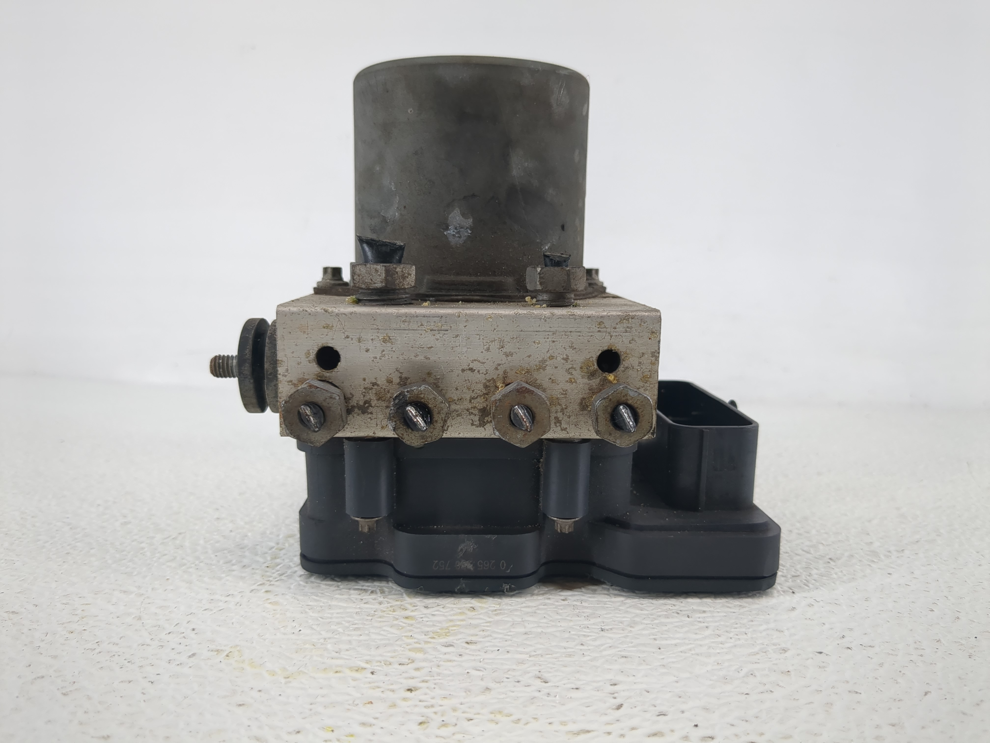 2017-2018 Ford F-150 Abs Pump Control Module 1153439 - Oemusedautoparts1.com