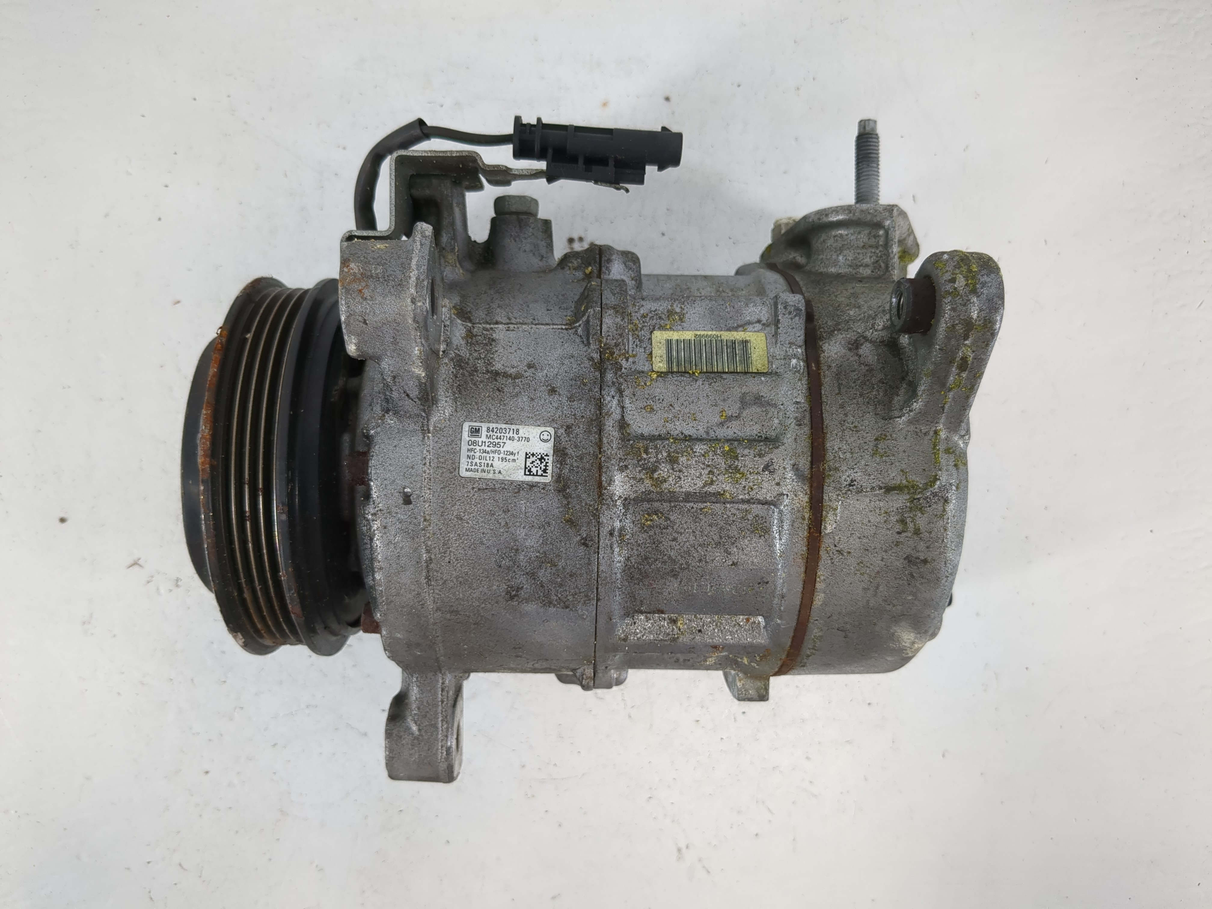 Gmc Yukon Xl Air Conditioning A/c Ac Compressor Oem 1153463 - Oemusedautoparts1.com