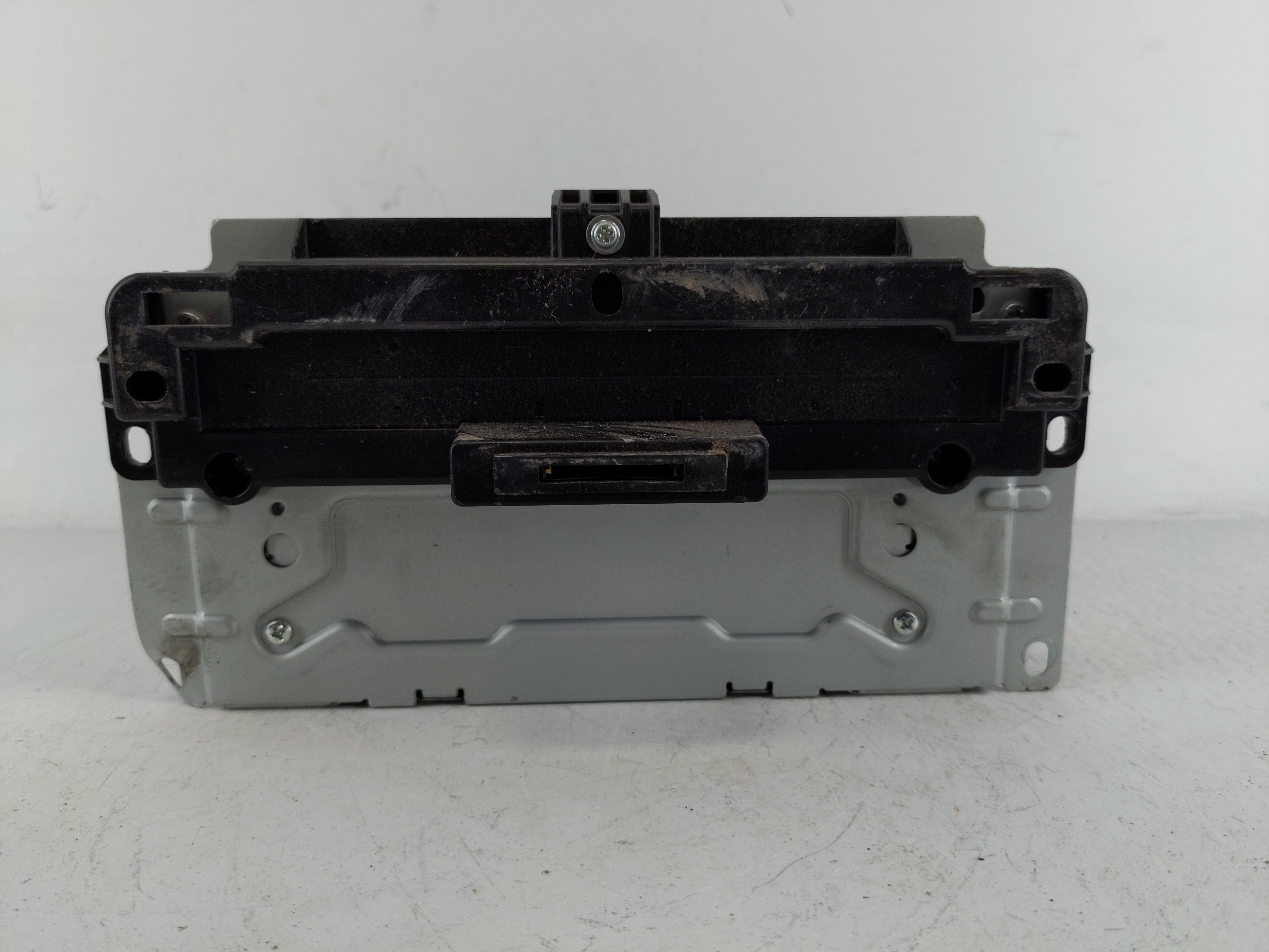 2011-2011 Chrysler 300 Am Fm Cd Player Radio Receiver 1153505 - Oemusedautoparts1.com