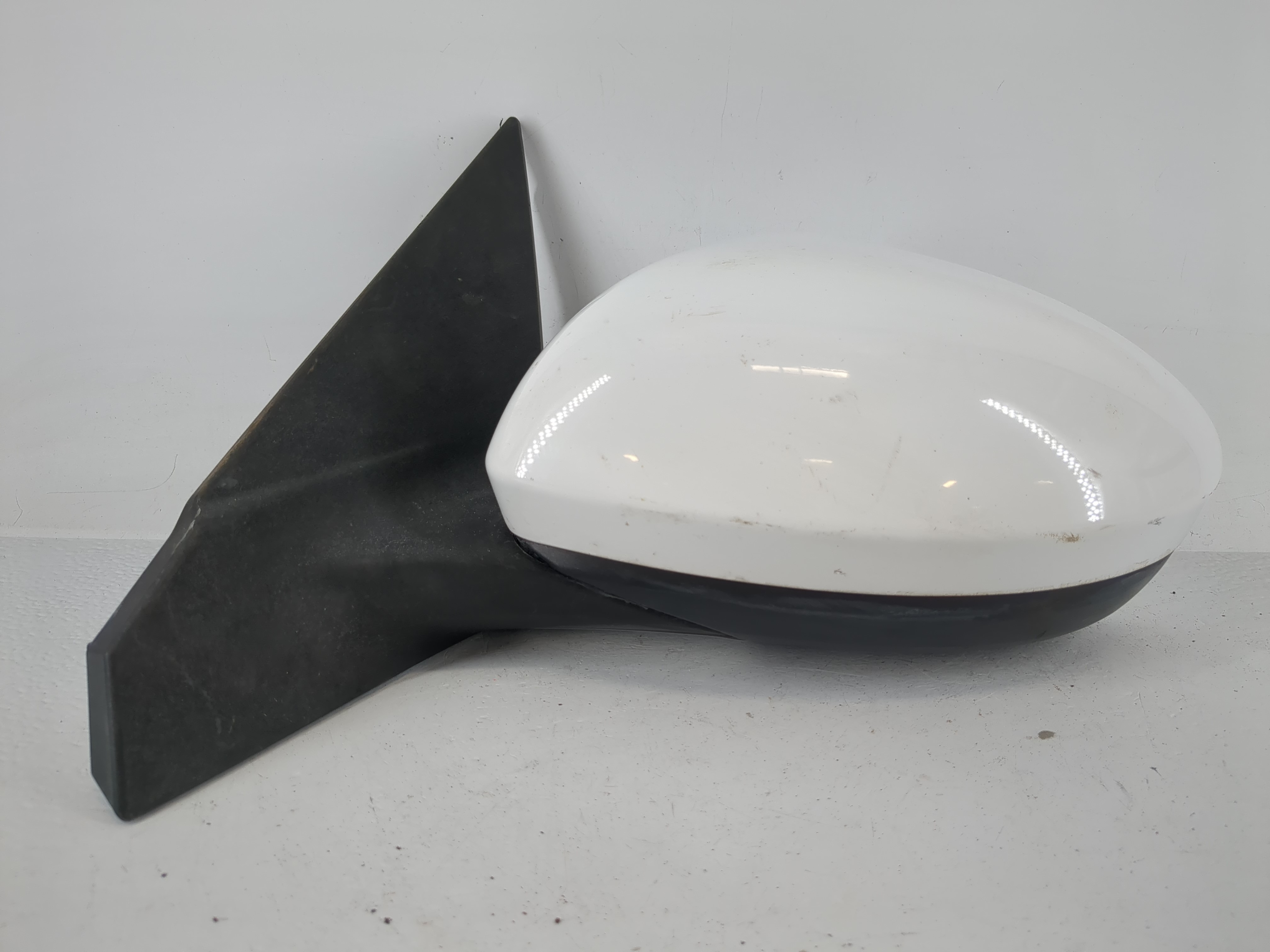 2020-2022 Nissan Sentra Driver Left Side View Power Door Mirror White 1153699 - Oemusedautoparts1.com
