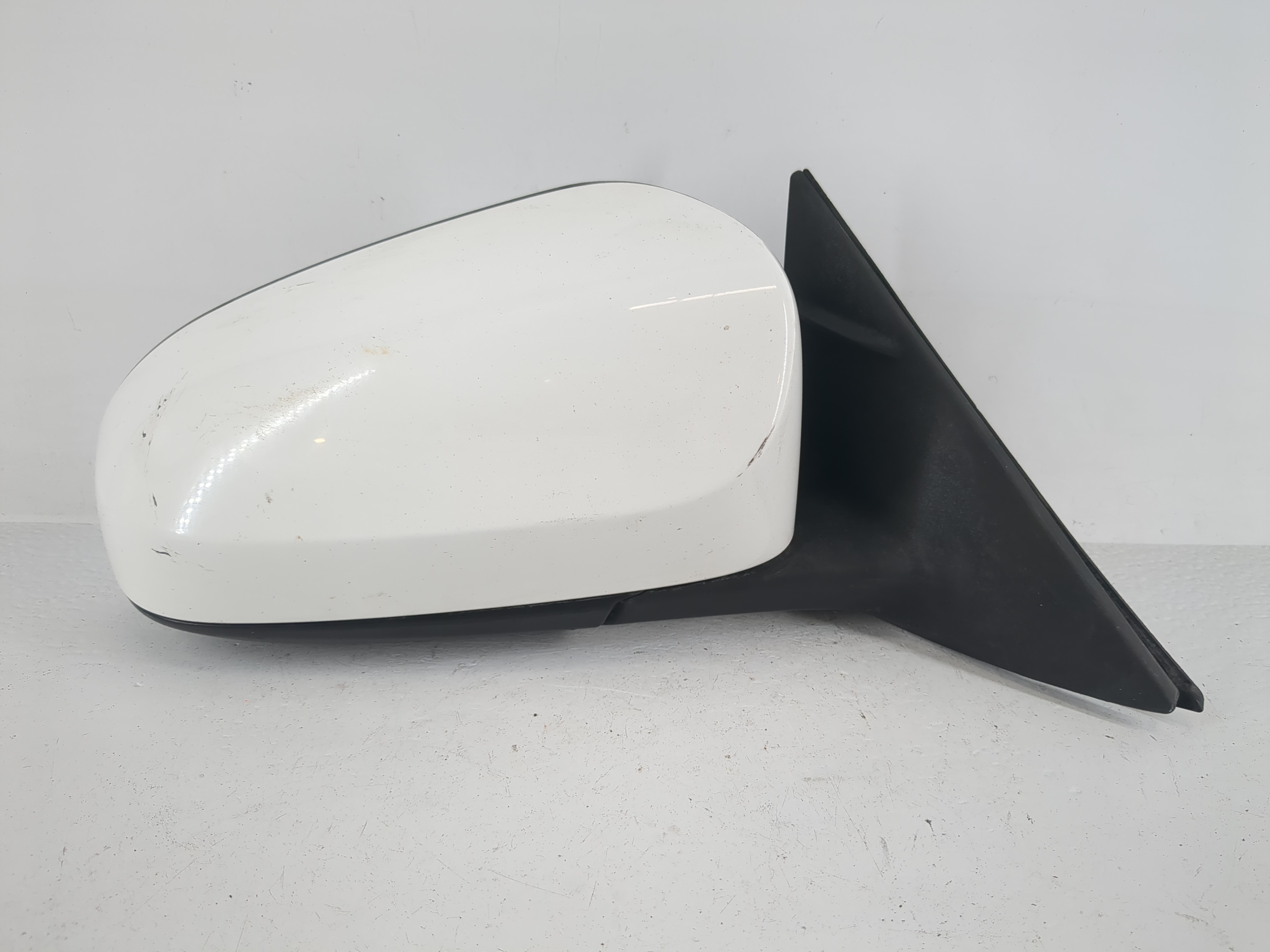 2012-2014 Toyota Camry Passenger Right Side View Power Door Mirror White 1153732 - Oemusedautoparts1.com