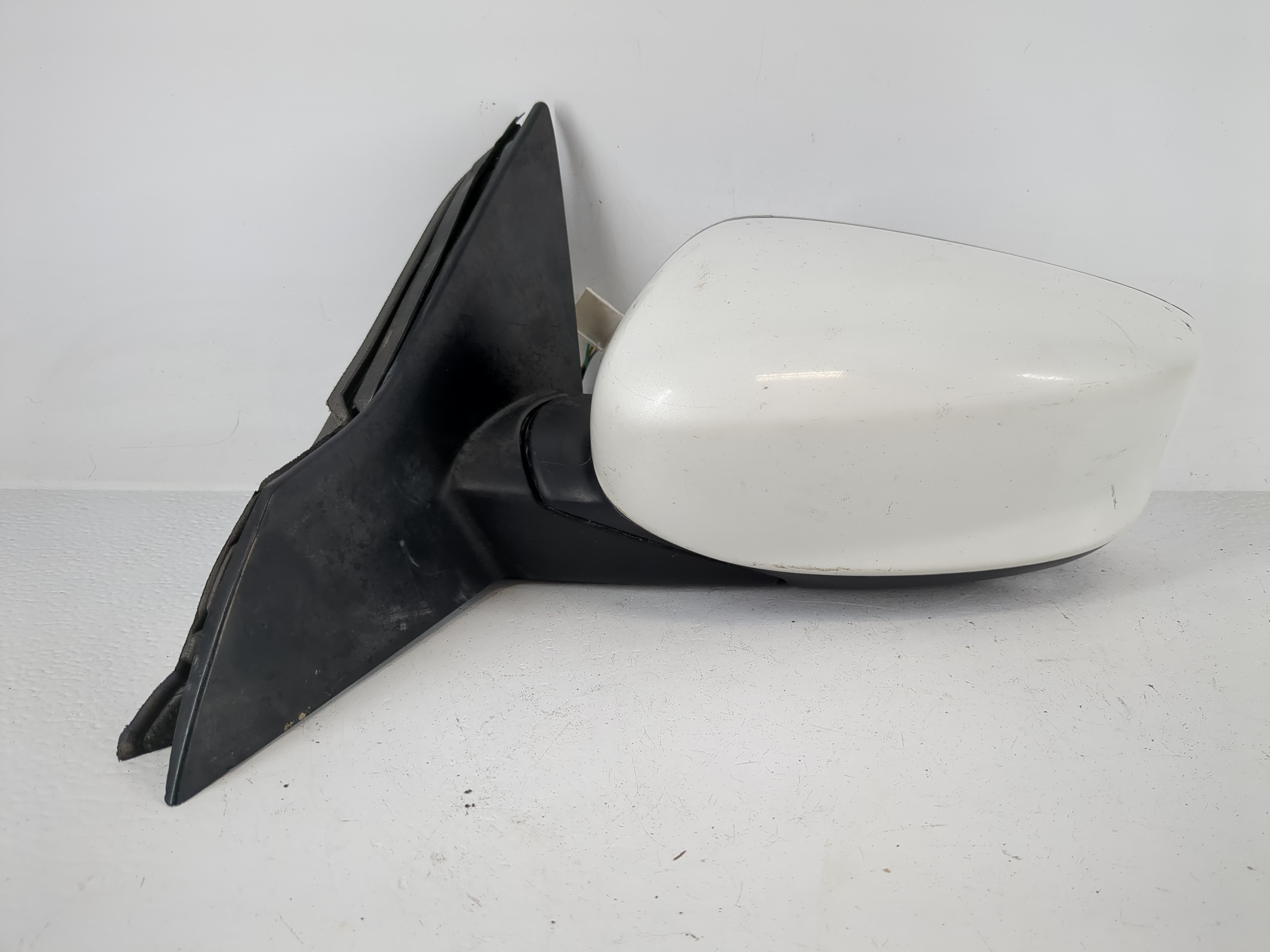 2013-2017 Honda Accord Driver Left Side View Power Door Mirror White 1153737 - Oemusedautoparts1.com