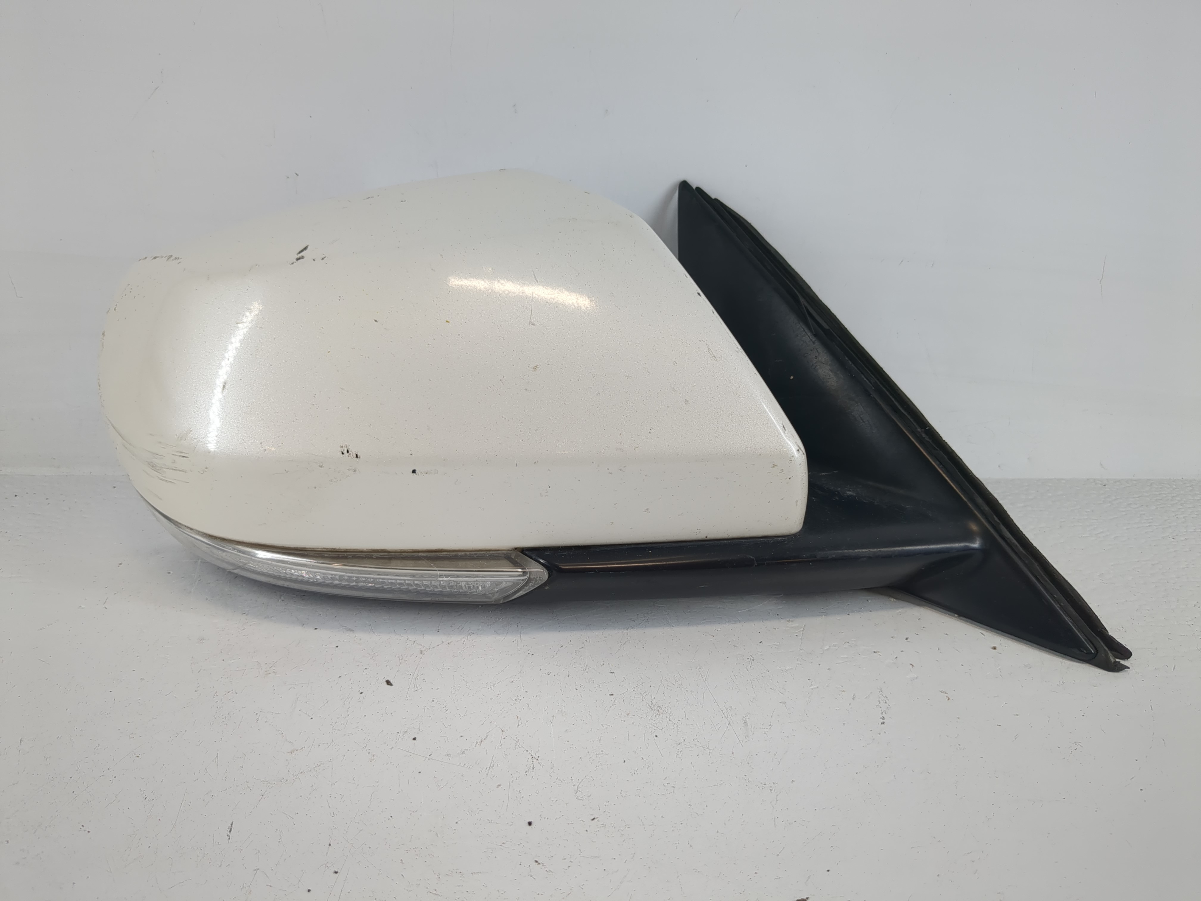 2001-2005 Honda Civic Passenger Right Side View Power Door Mirror White 1153793 - Oemusedautoparts1.com