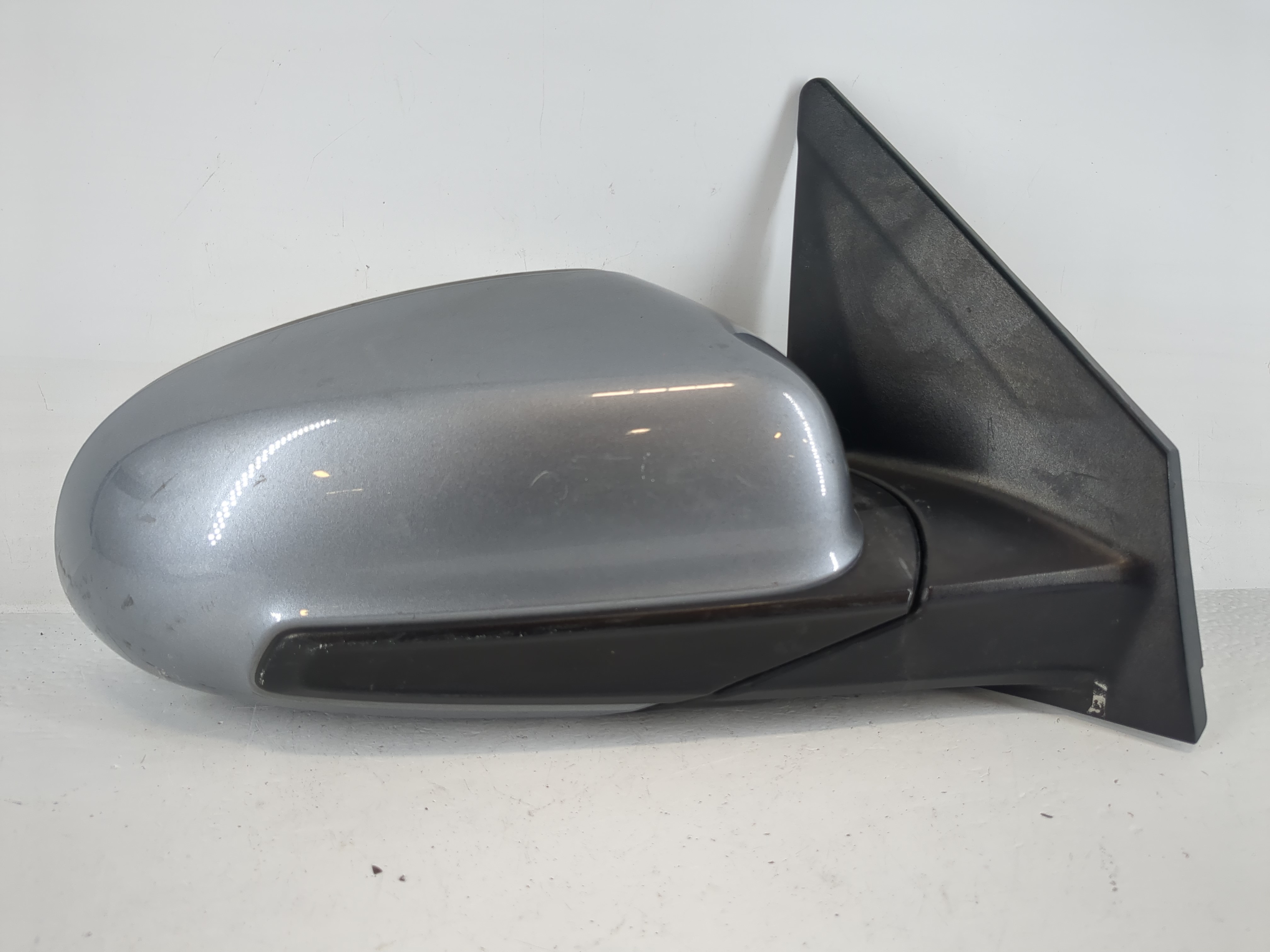 2018-2022 Hyundai Kona Passenger Right Side View Power Door Mirror Gray 1153799 - Oemusedautoparts1.com