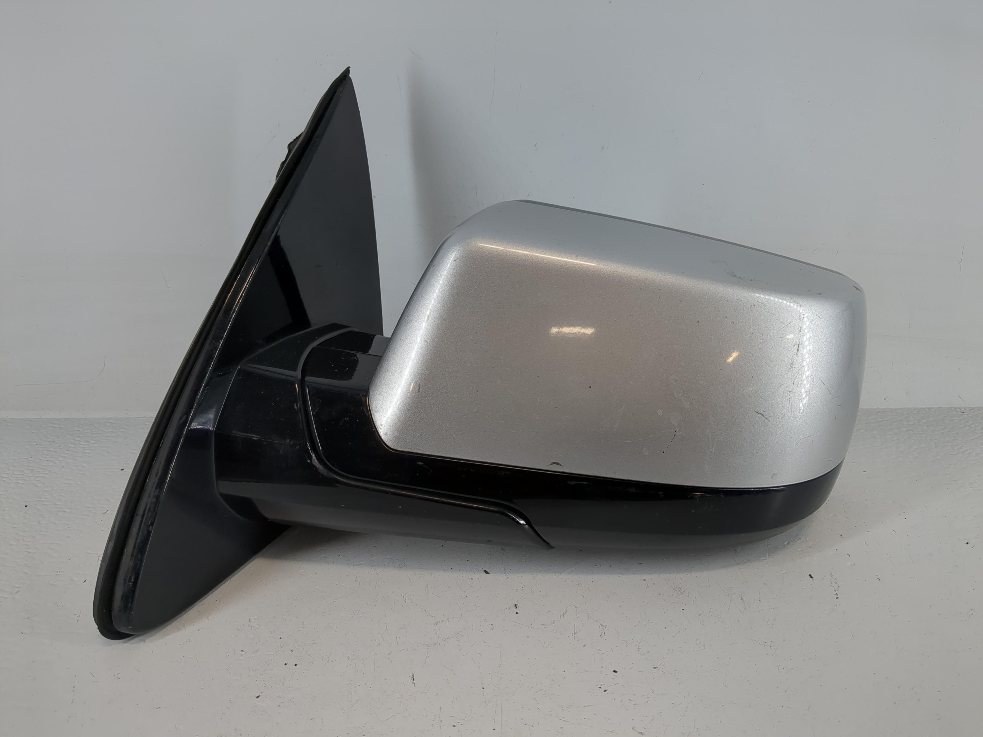 Chevrolet Suburban 1500 Driver Left Side View Power Door Mirror Silver 1153801 - Oemusedautoparts1.com