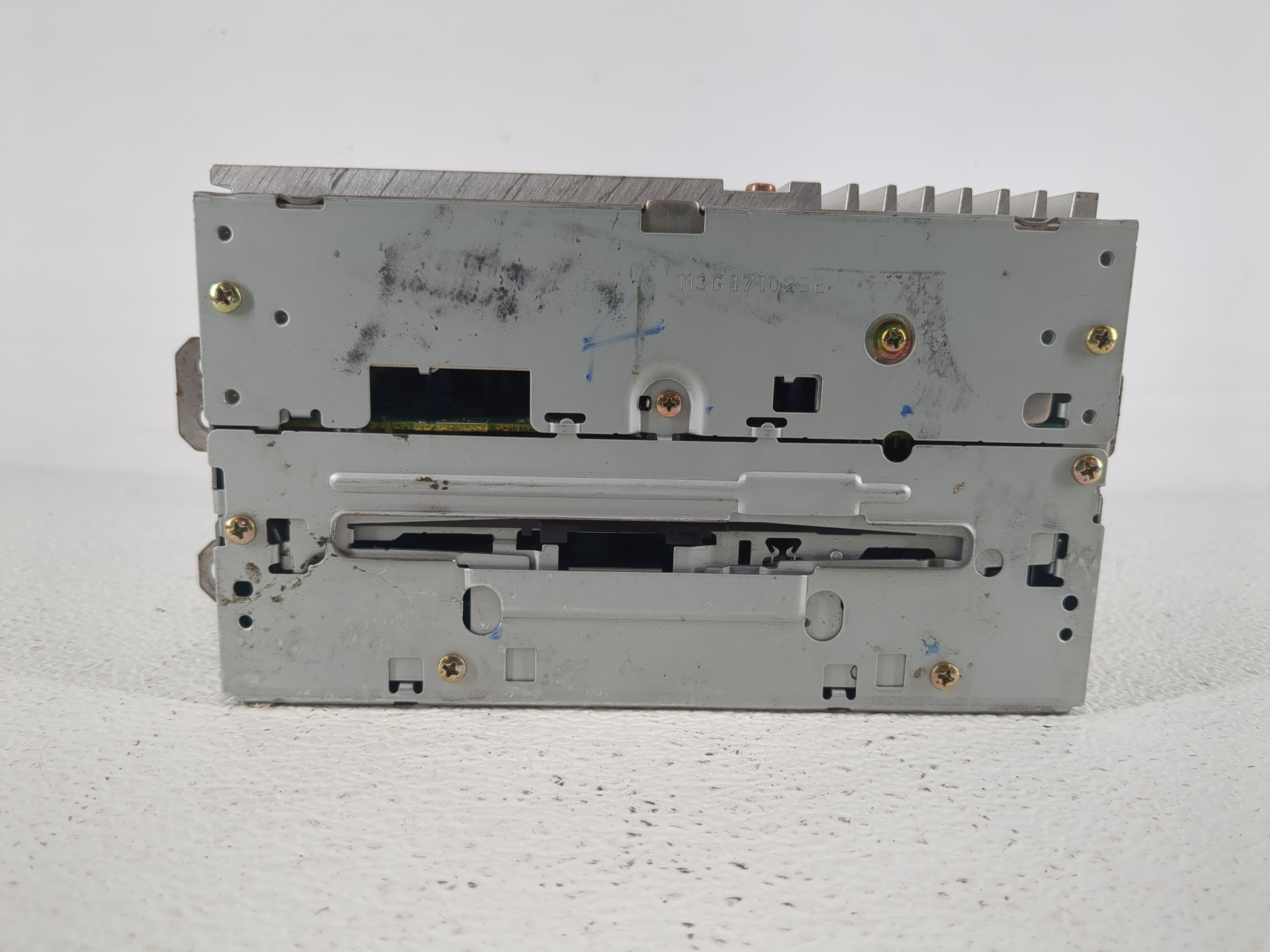 2004-2007 Nissan Titan Am Fm Cd Player Radio Receiver 1153837 - Oemusedautoparts1.com