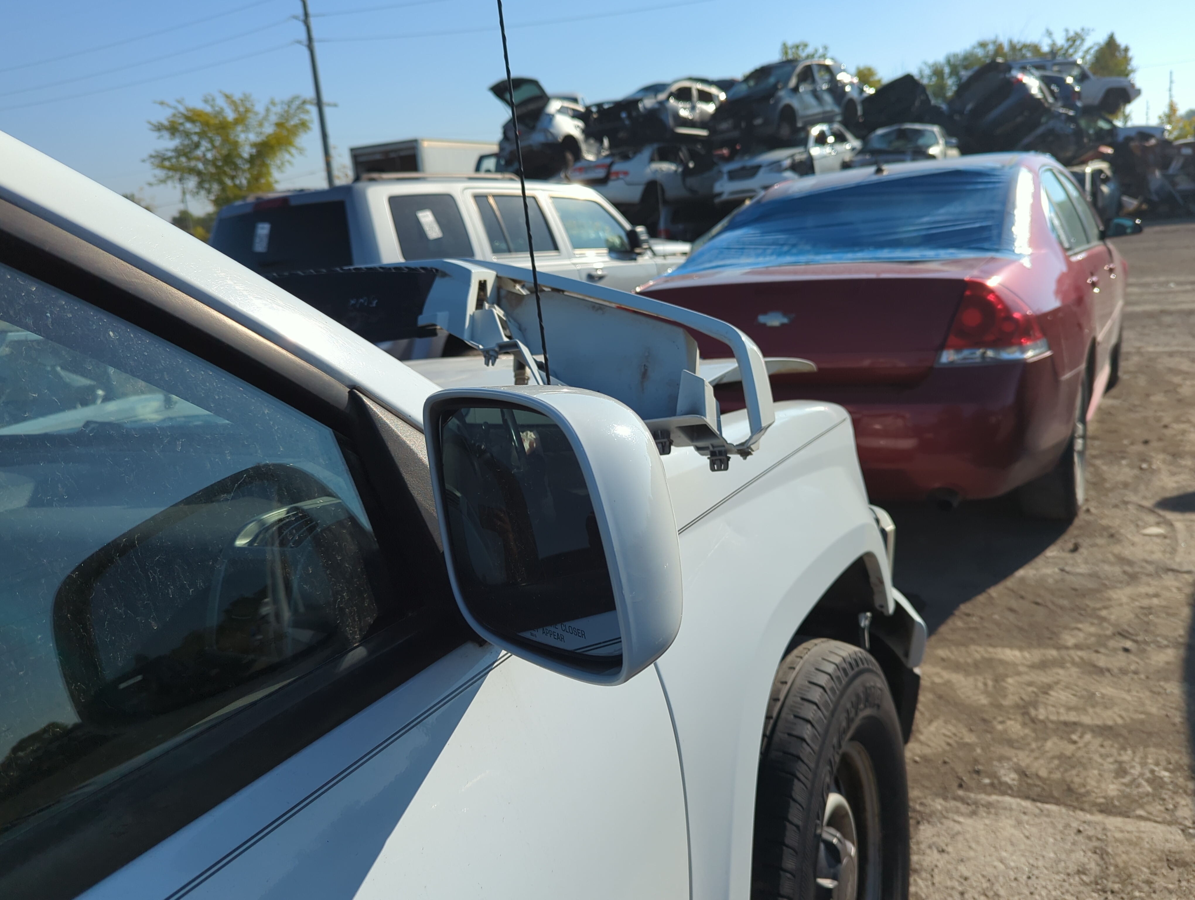 2009-2012 Chevrolet Colorado Passenger Right Side View Power Door Mirror 1154552 - Oemusedautoparts1.com