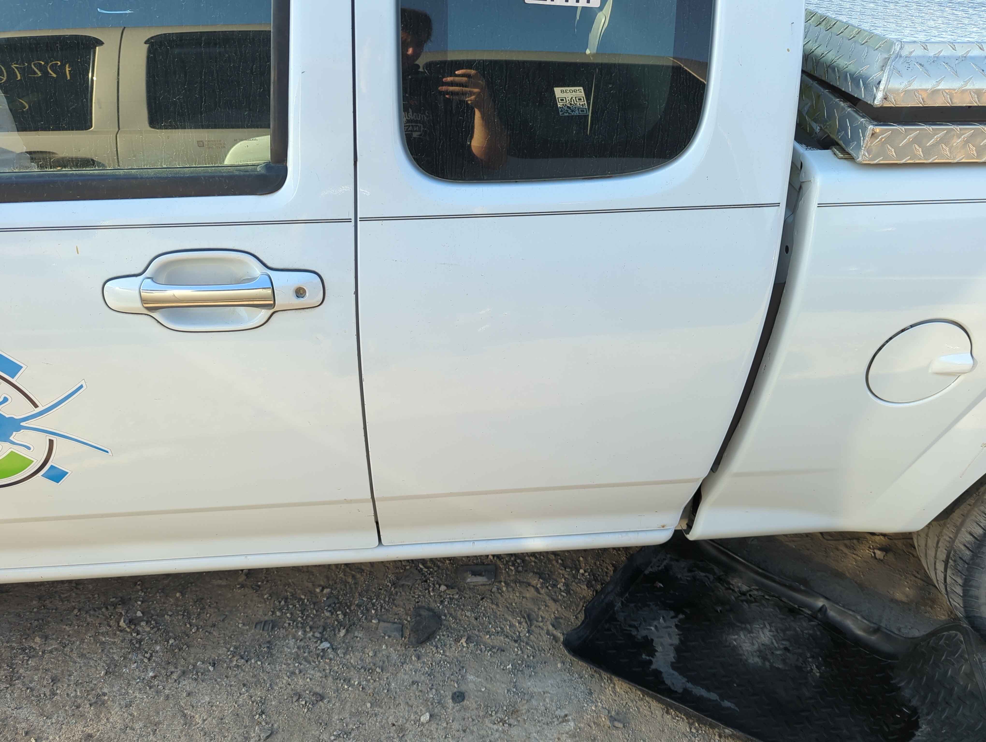 2004-2012 Chevrolet Colorado Driver Rear Door Oem 1154589 - Oemusedautoparts1.com