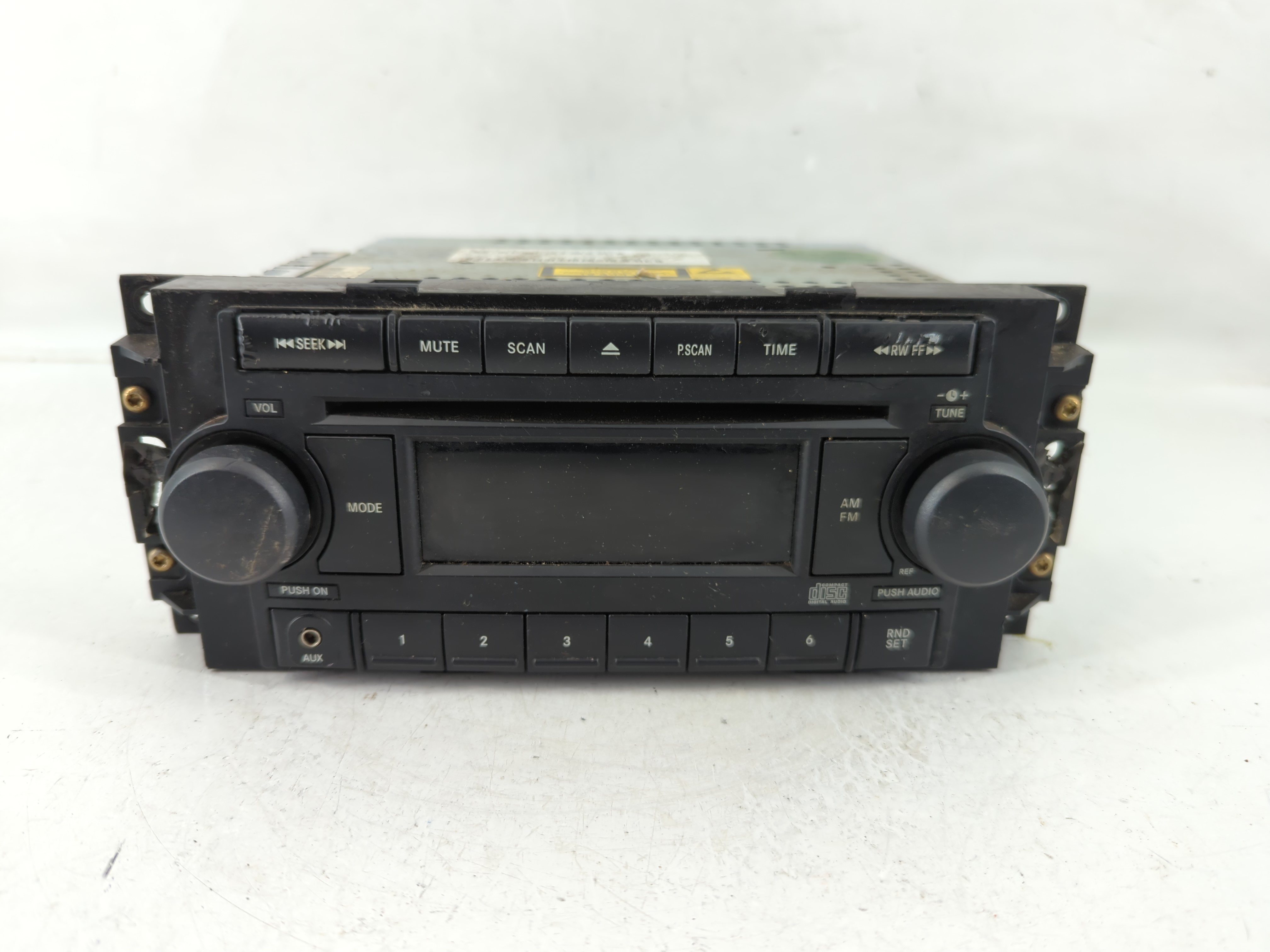 2007-2007 Chrysler 300 Am Fm Cd Player Radio Receiver 1155360 - Oemusedautoparts1.com
