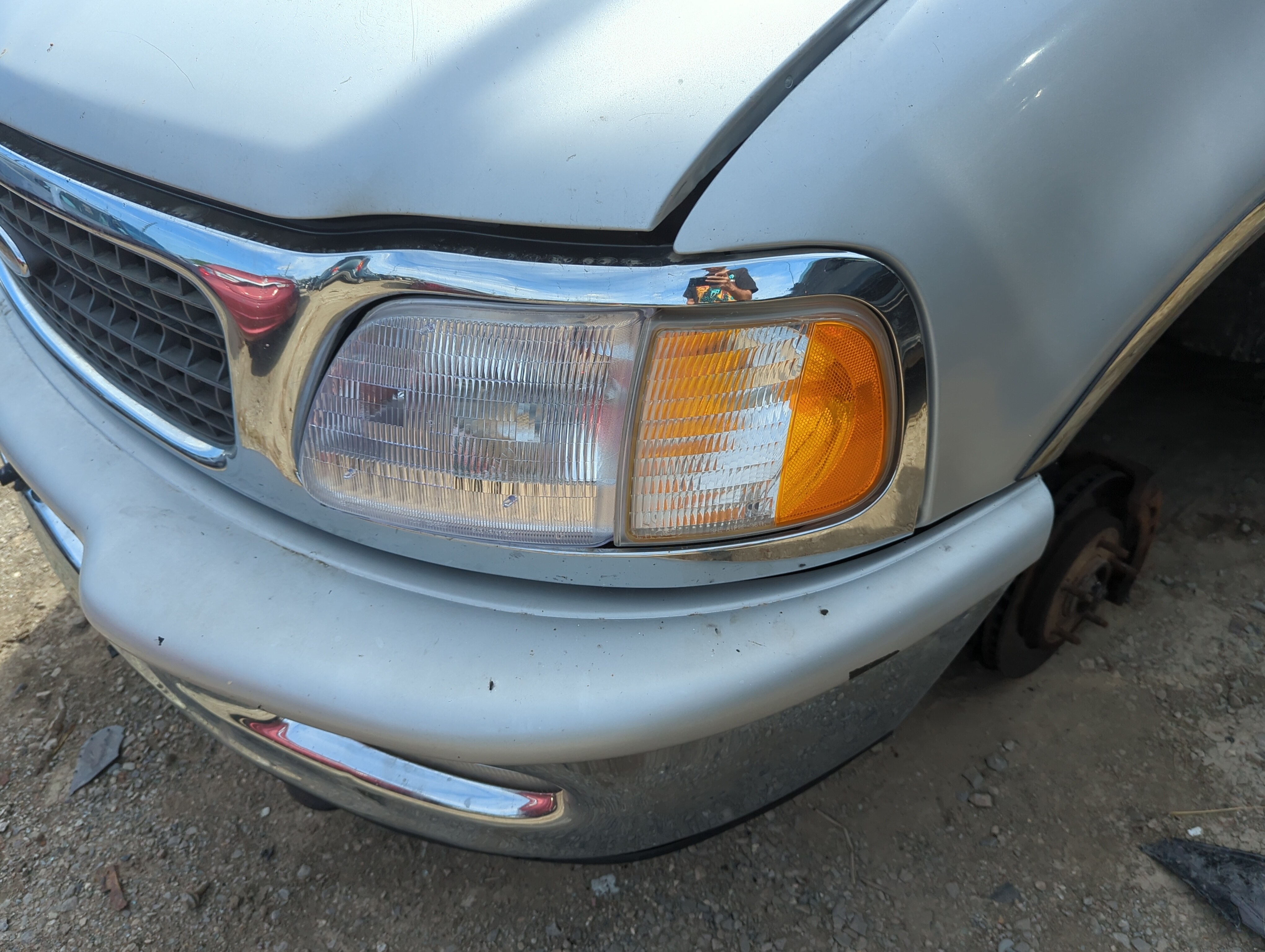 1997-2002 Ford Expedition Driver Left Oem Head Light Headlight Lamp 1155629 - Oemusedautoparts1.com