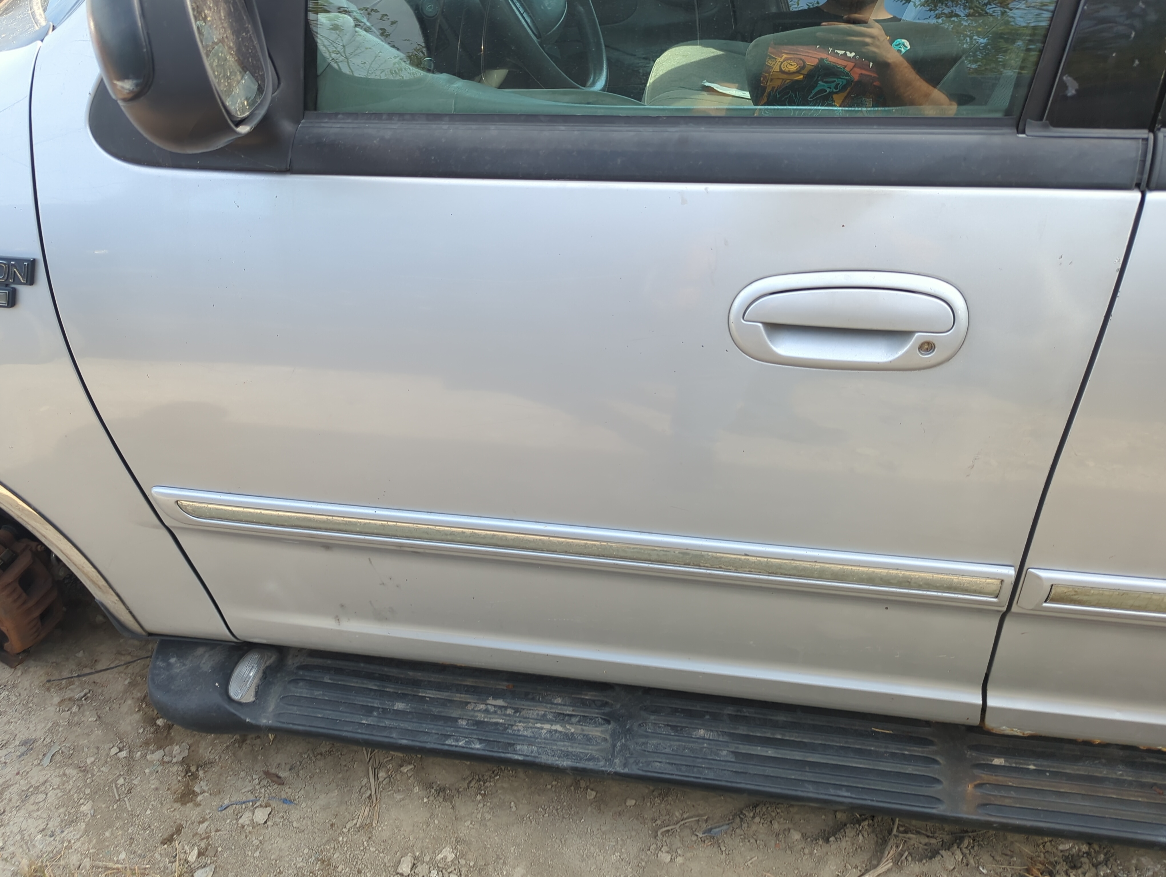 Picture of 1998 Ford Expedition Driver Front Door Oem 1155653