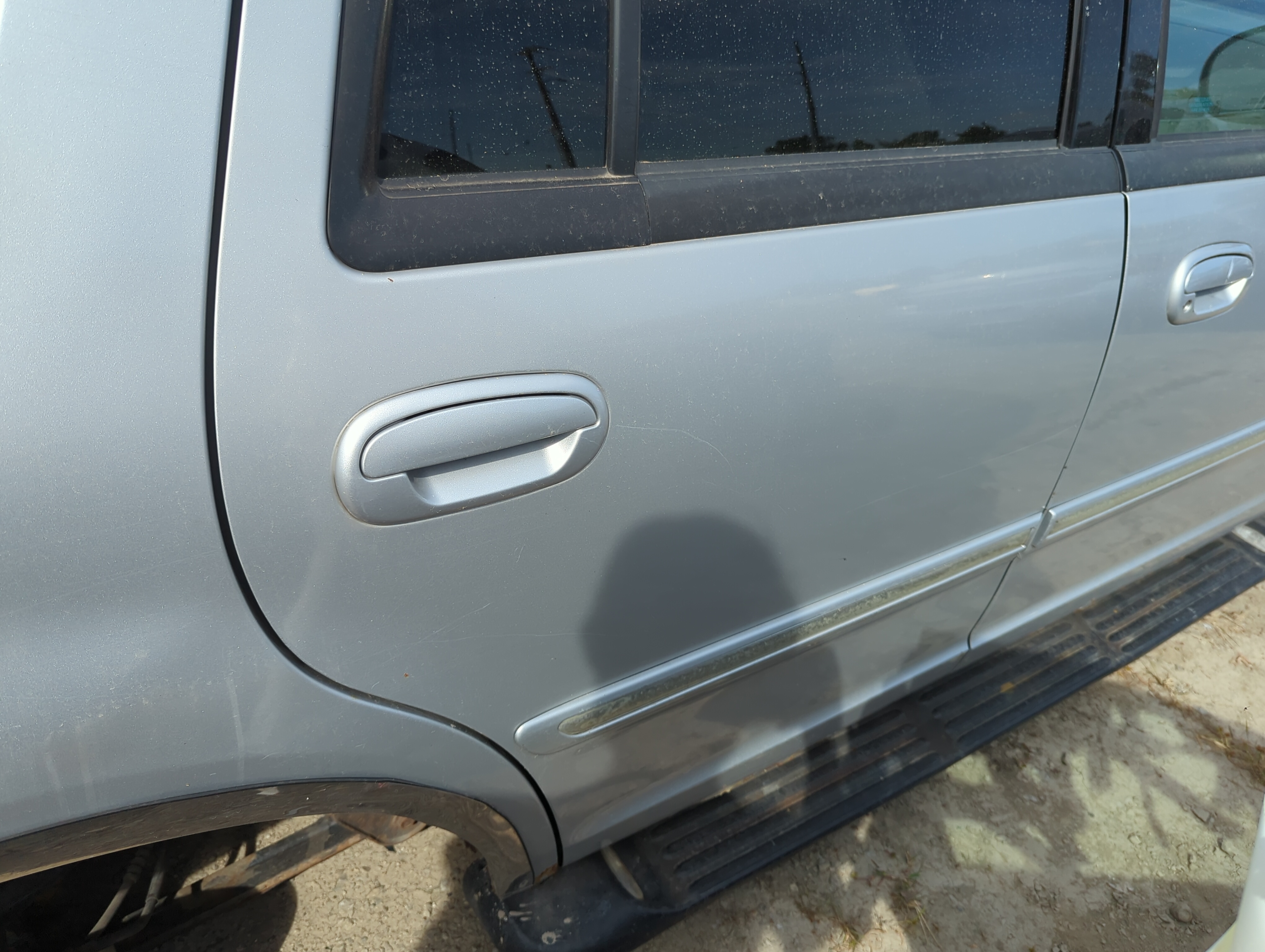 1997-2002 Ford Expedition Passenger Rear Door Oem 1155680 - Oemusedautoparts1.com