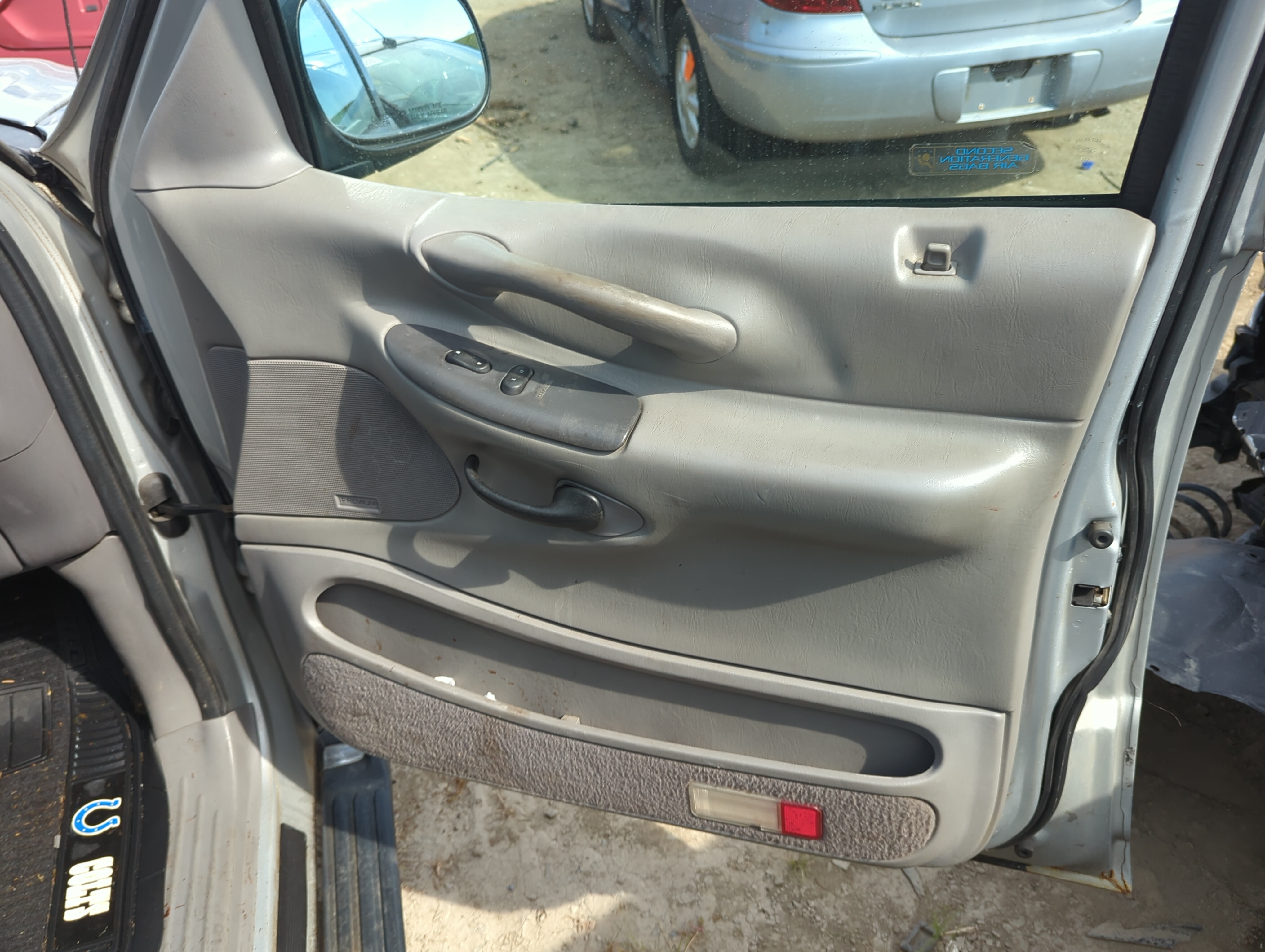 Picture of 1998 Ford Expedition Front Right Passenger Interior Door Panel Trim 1155715