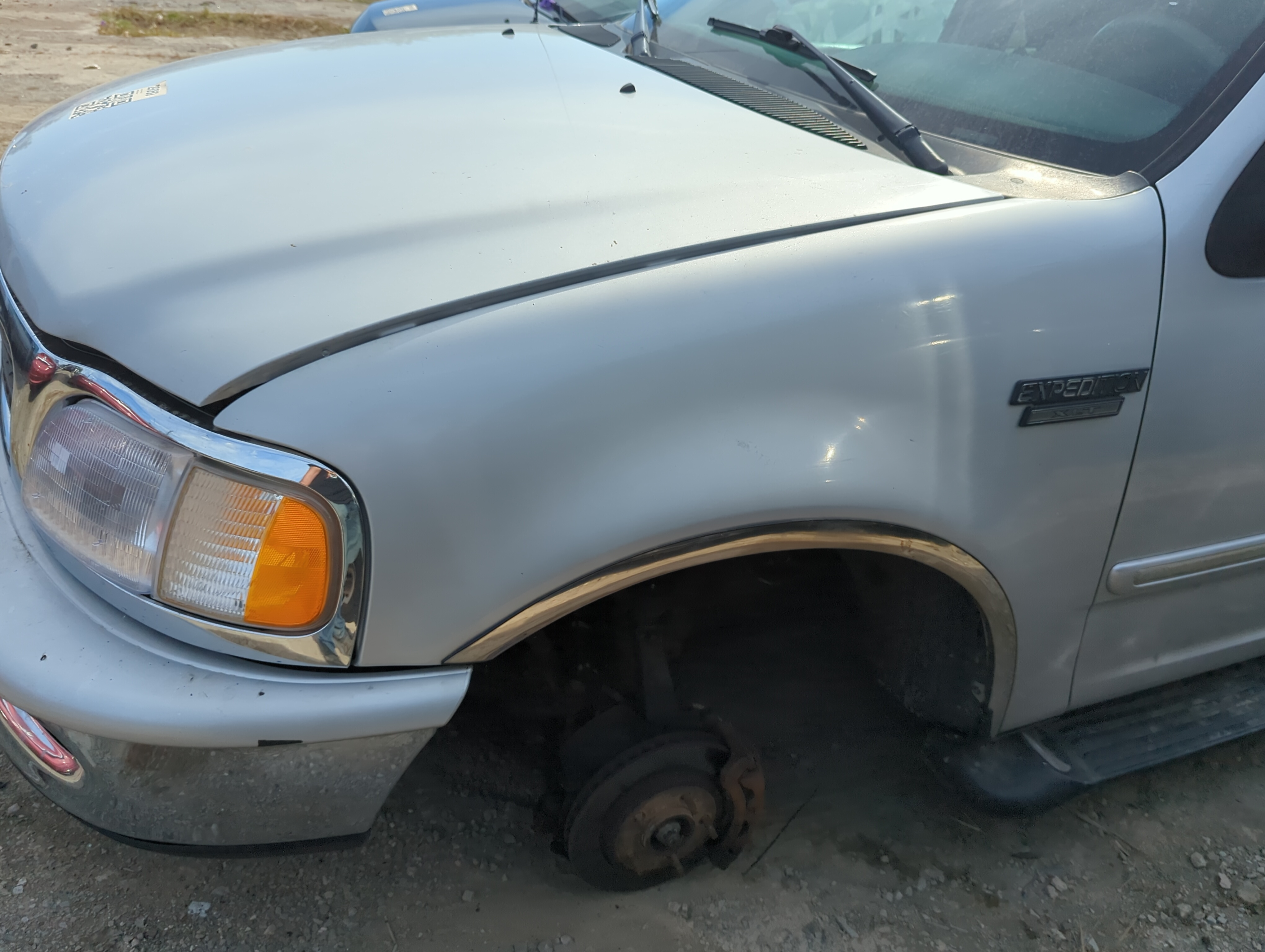 1997-2002 Ford Expedition Driver Fender 1155730 - Oemusedautoparts1.com