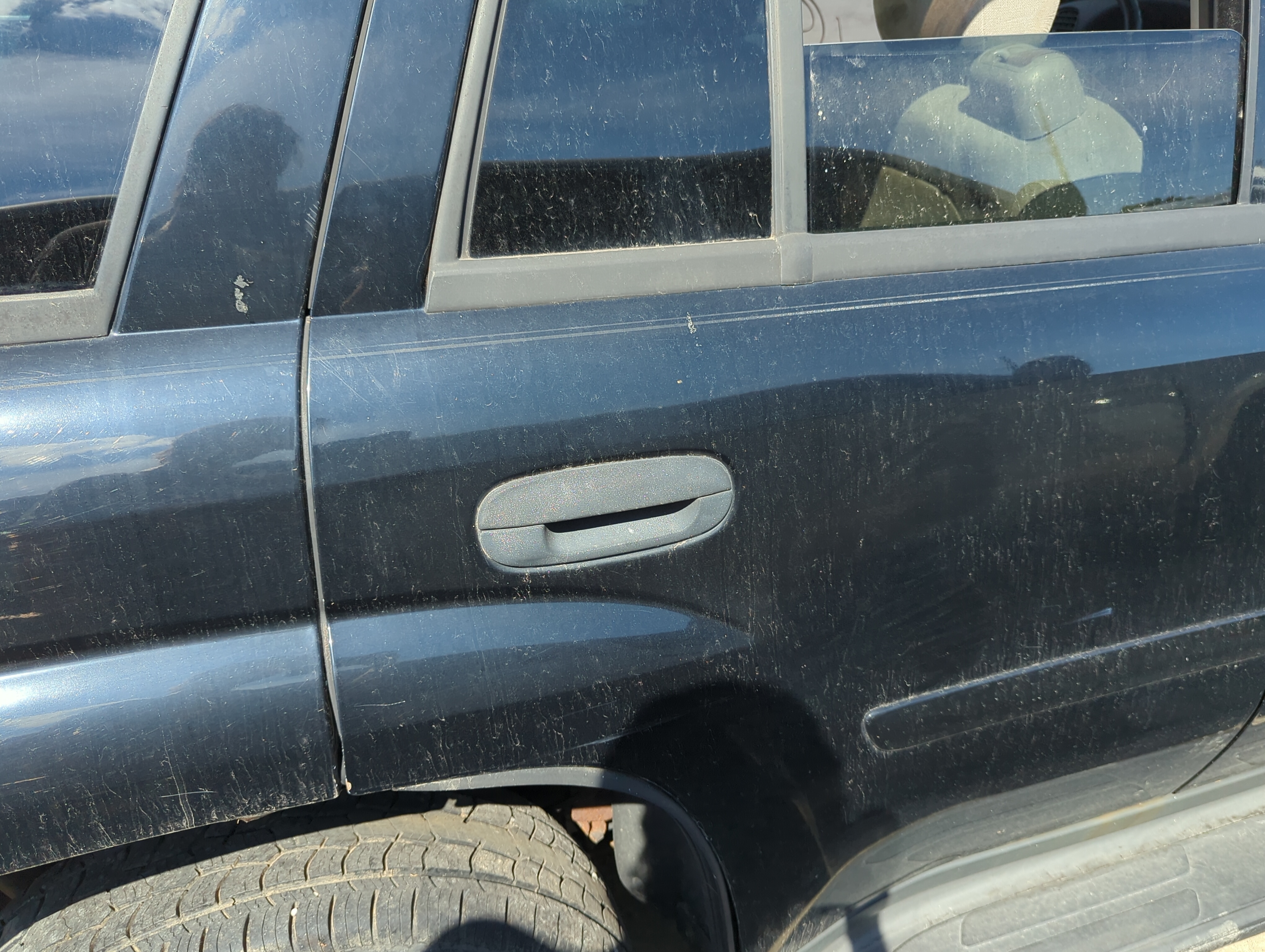 2005-2009 Chevrolet Trailblazer Passenger Rear Door Oem 1155845 - Oemusedautoparts1.com