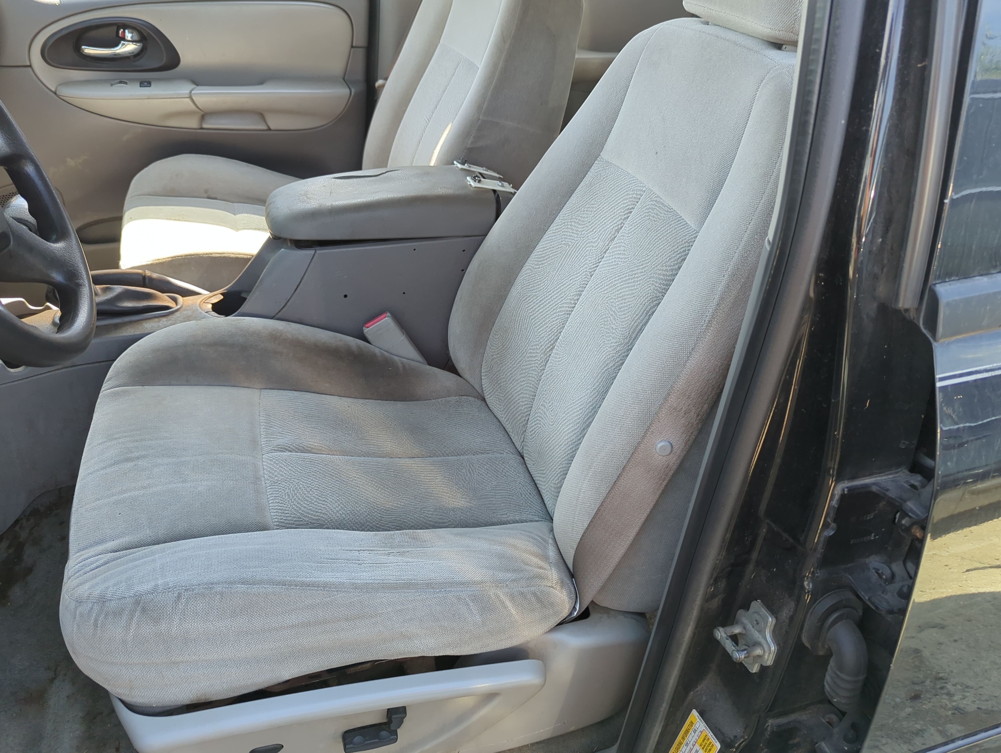 2005-2009 Chevrolet Trailblazer Driver Front Seat Oem 1155861 - Oemusedautoparts1.com