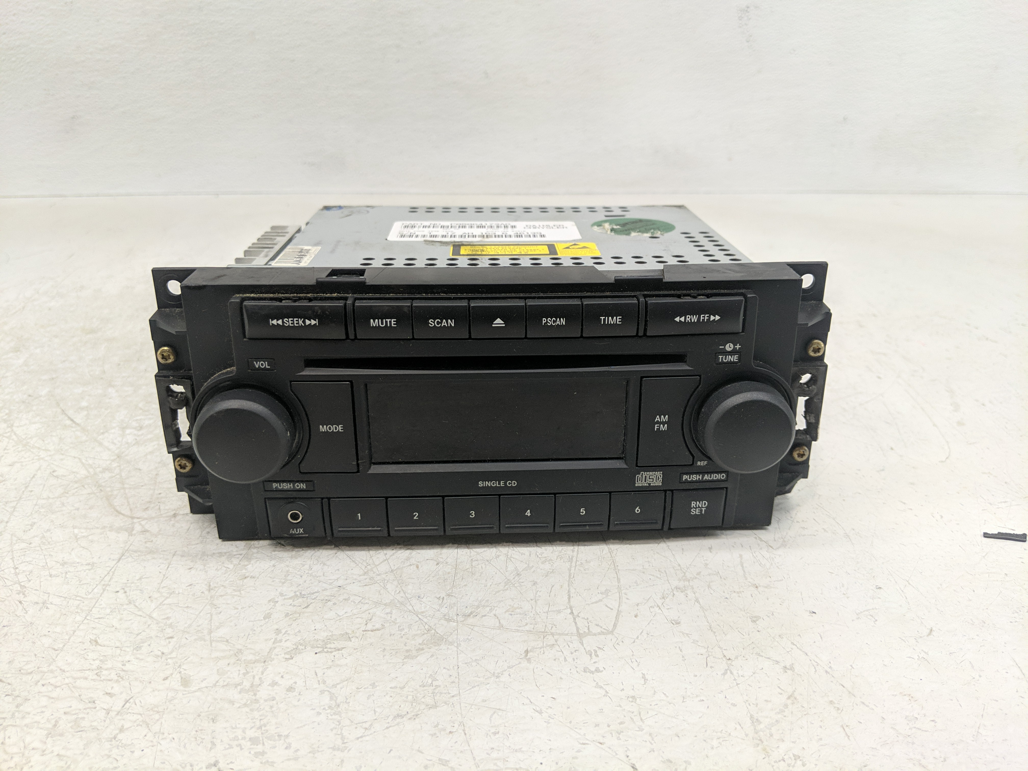 2006-2007 Dodge Charger Am Fm Cd Player Radio Receiver 1155957 - Oemusedautoparts1.com