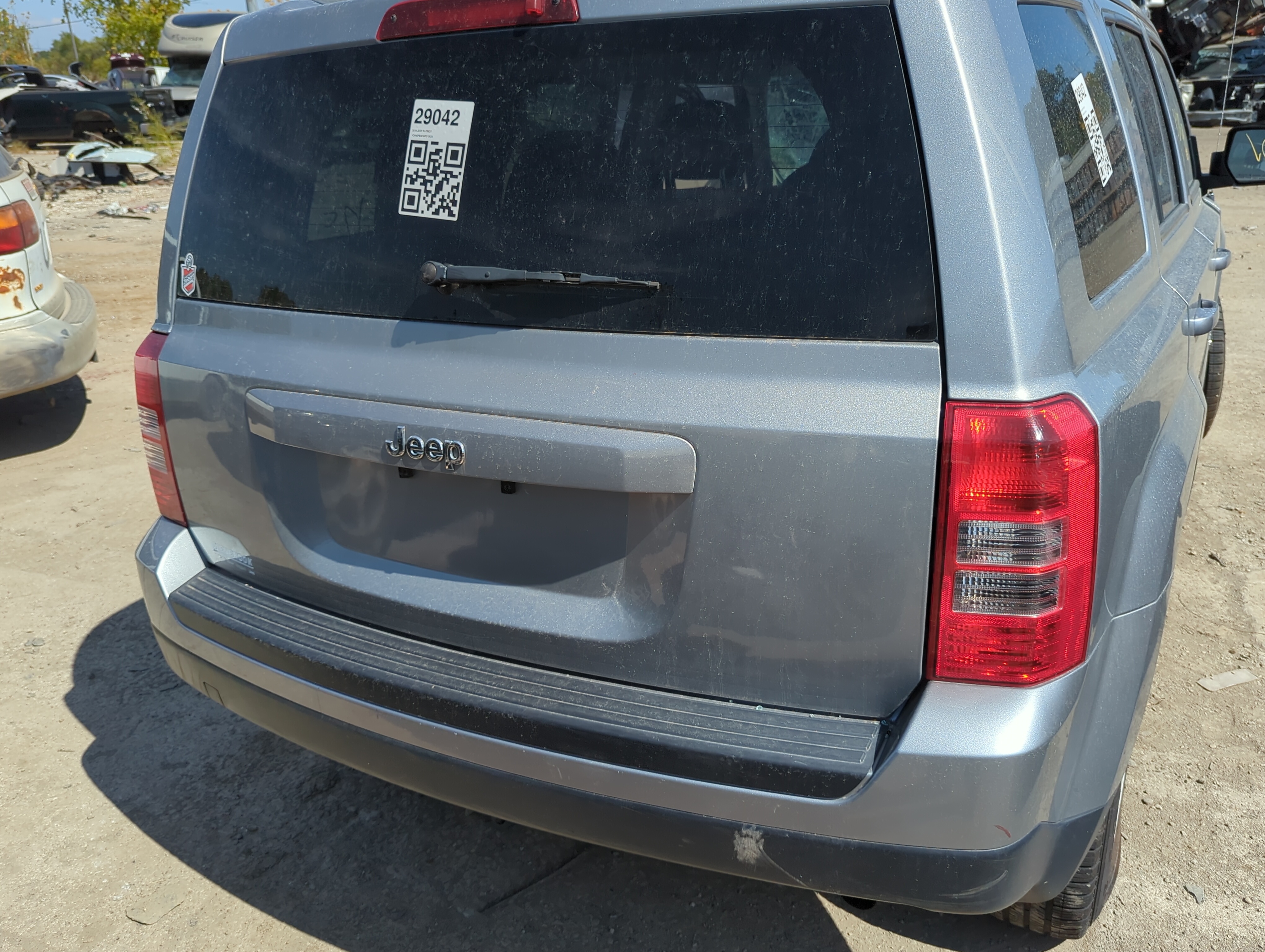 2007-2017 Jeep Patriot Trunk/decklid/hatch/tailgate Oem 1156061 - Oemusedautoparts1.com