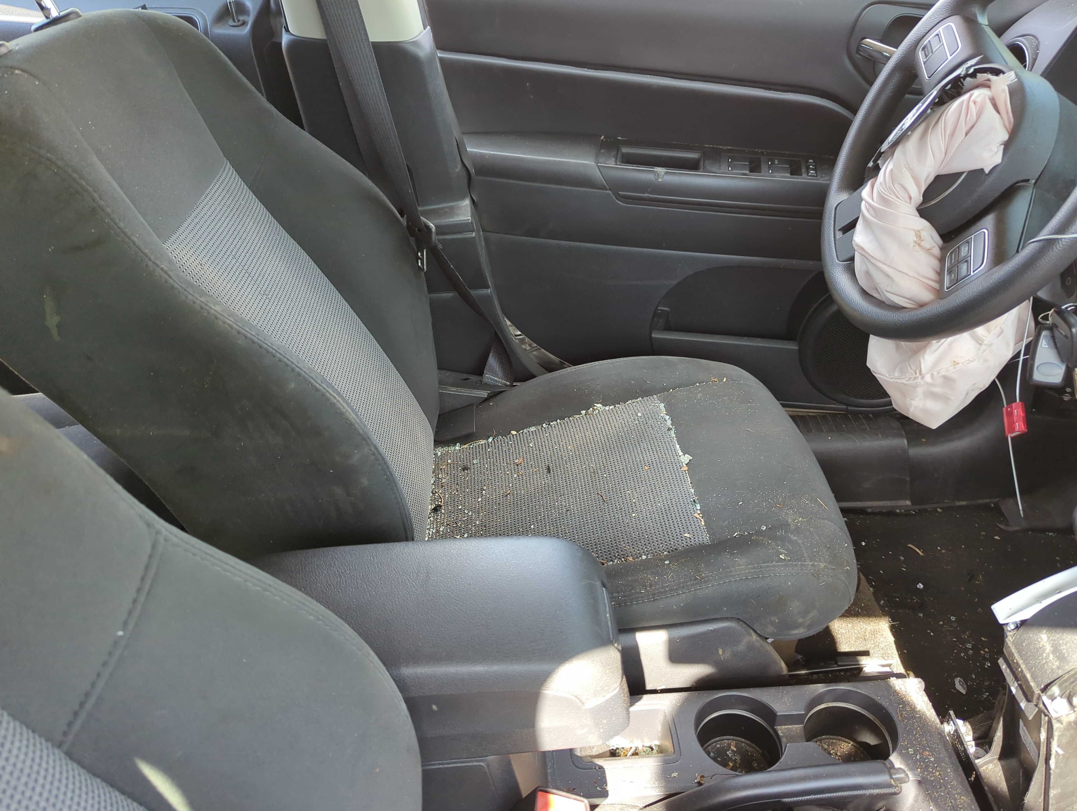 2015-2017 Jeep Patriot Driver Front Seat Oem 1156113 - Oemusedautoparts1.com