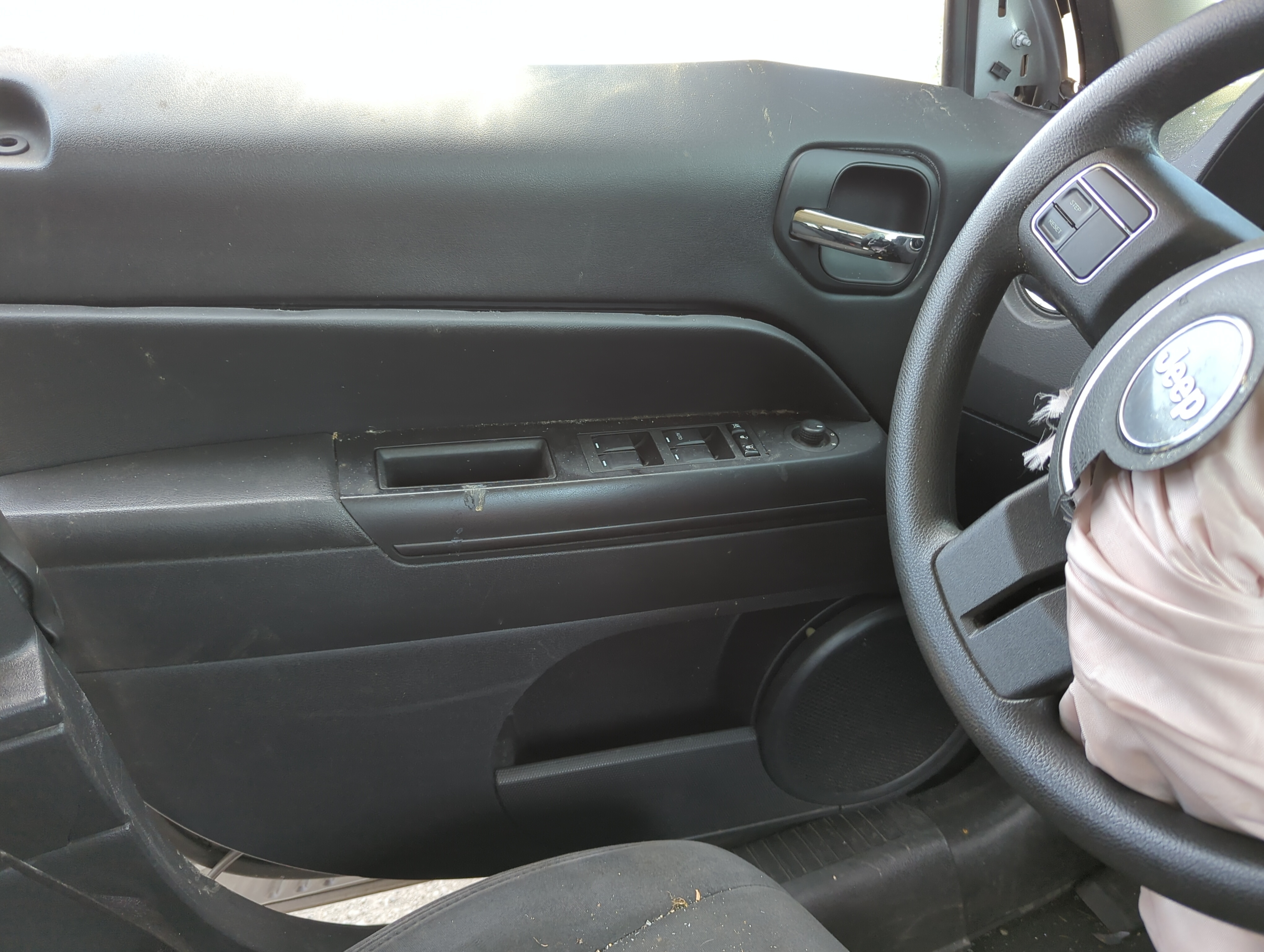 2011-2017 Jeep Patriot Driver Left Door Master Power Window Switch 1156118 - Oemusedautoparts1.com