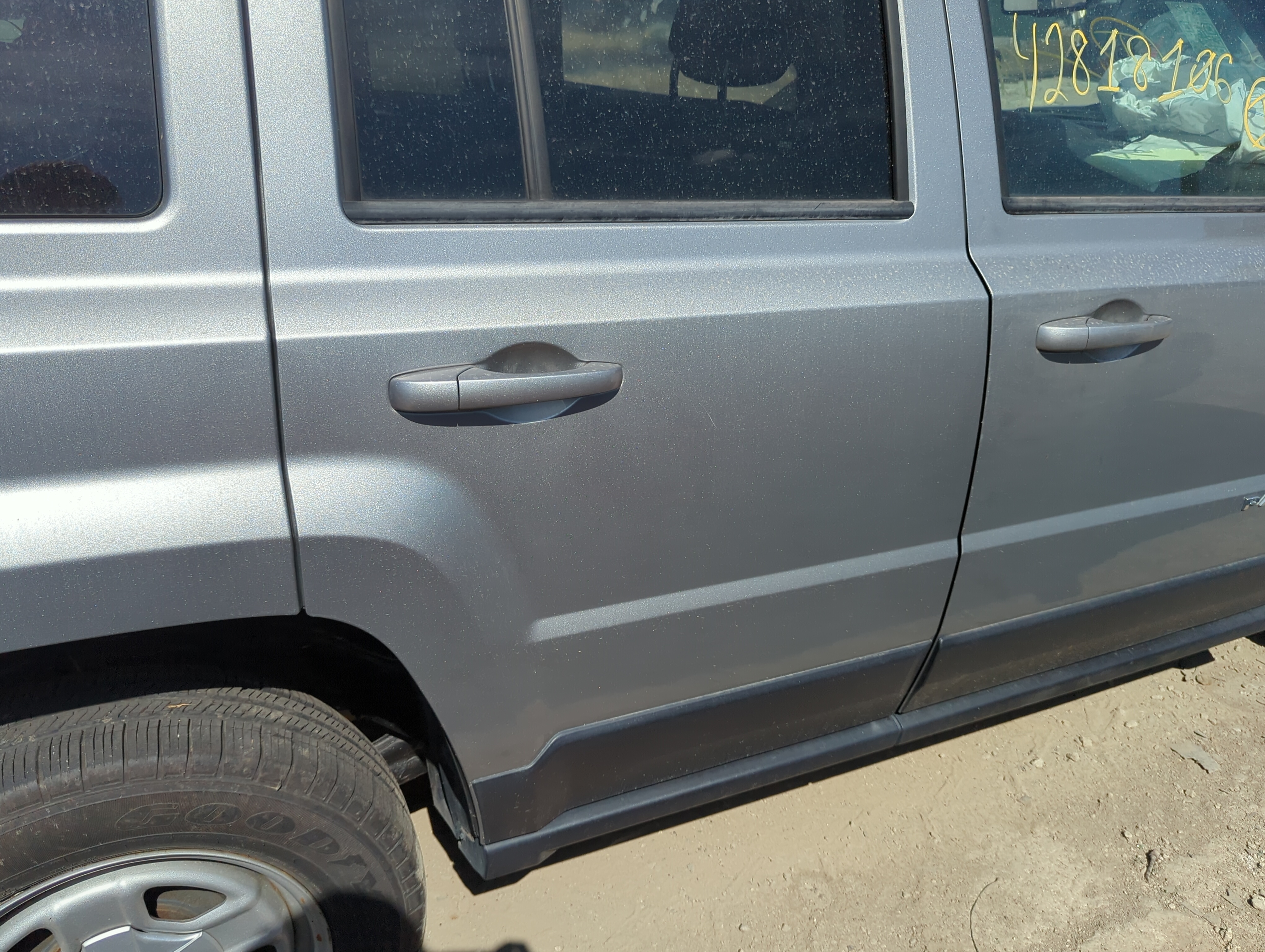 2011-2017 Jeep Patriot Passenger Rear Door Oem 1156119 - Oemusedautoparts1.com