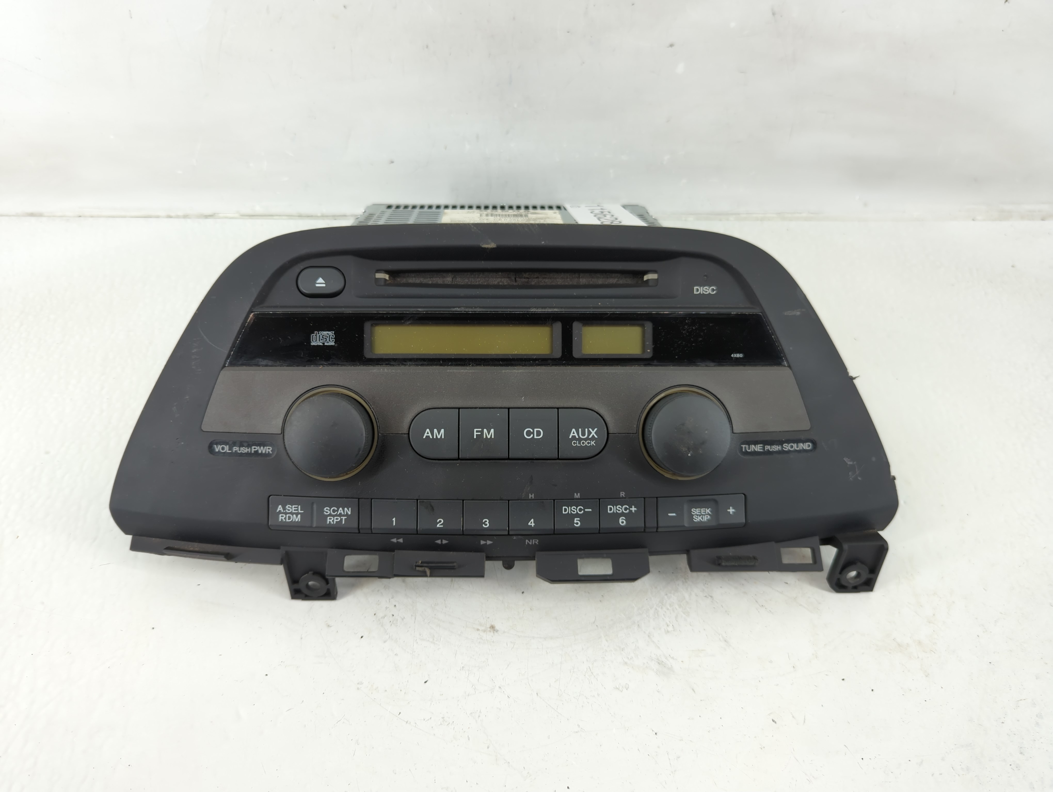 Picture of 2005-2007 Honda Odyssey Am Fm Cd Player Radio Receiver 1156286