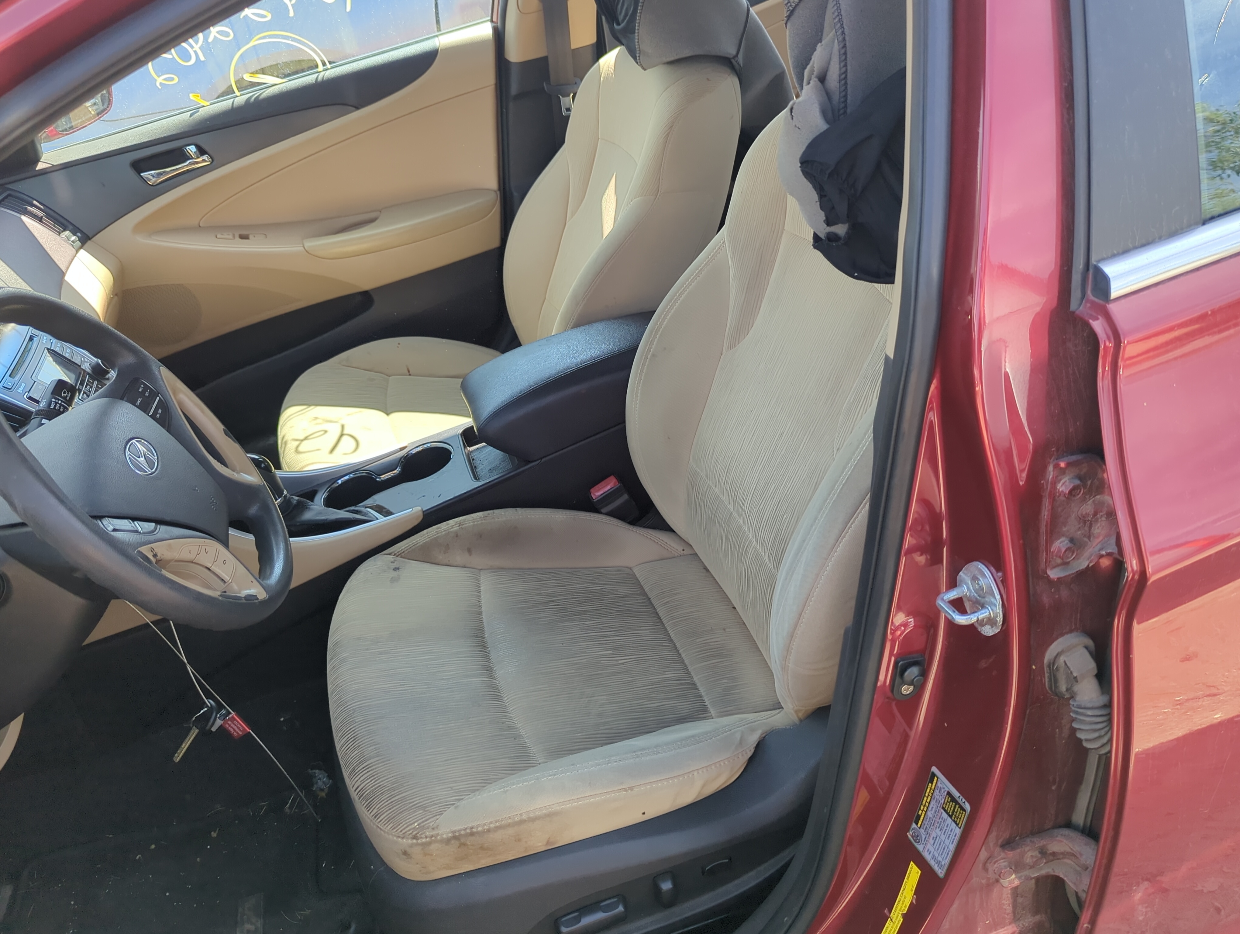 Picture of 2011-2012 Hyundai Sonata Driver Front Seat Oem 1156487