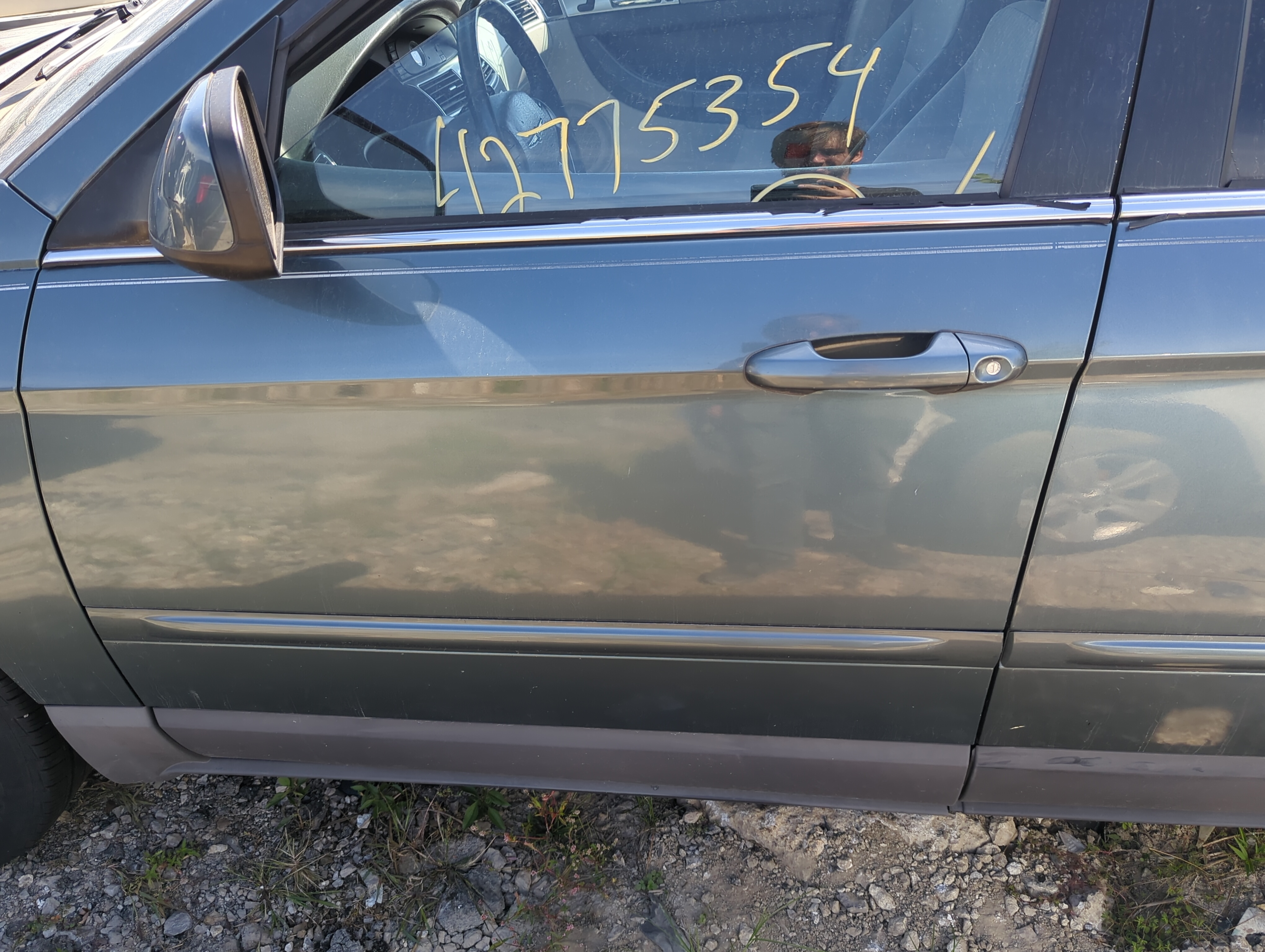 Picture of 2007 Chrysler Pacifica Driver Front Door Oem 1156536