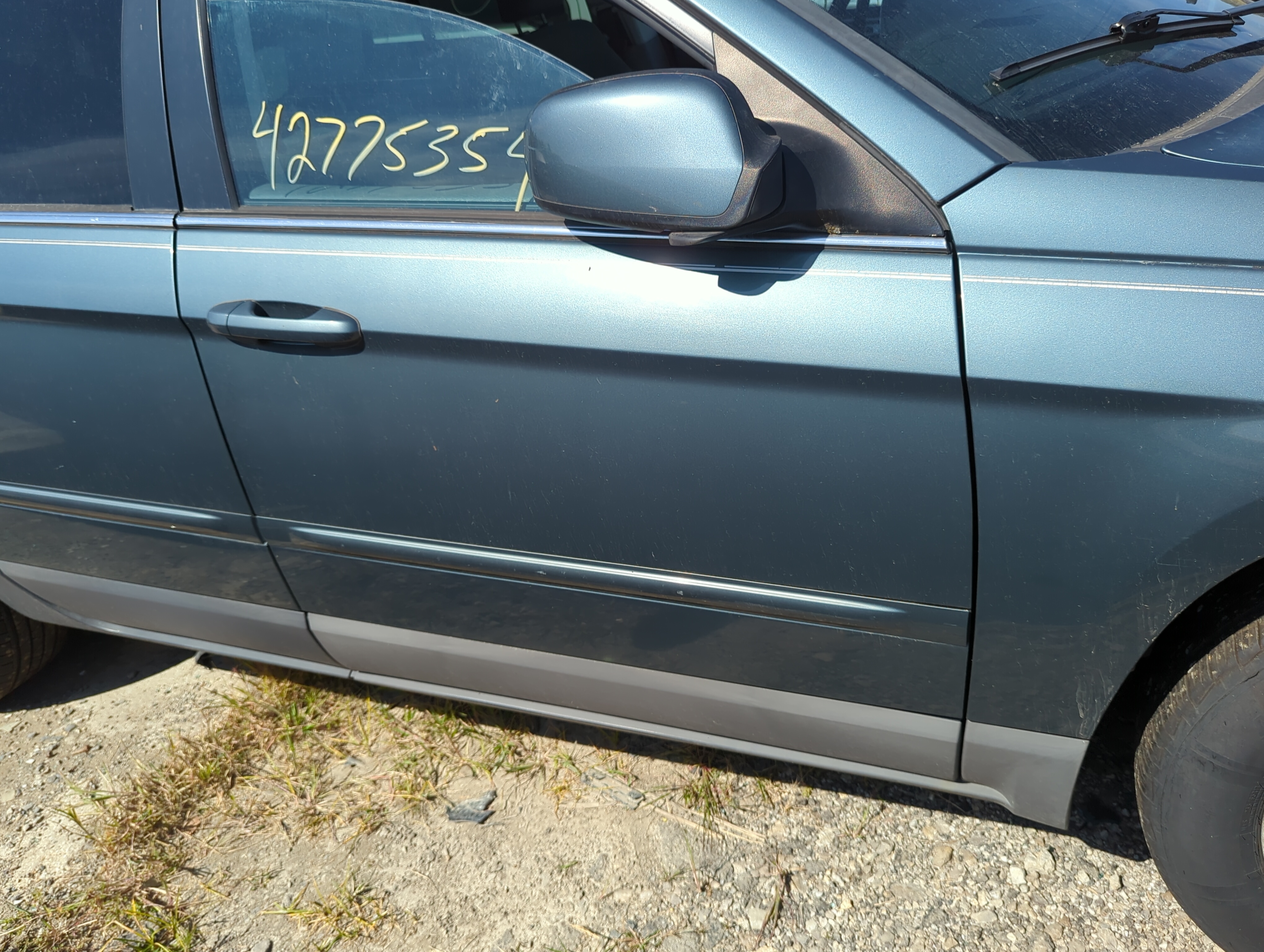 Picture of 2007 Chrysler Pacifica Passenger Front Door Oem 1156553