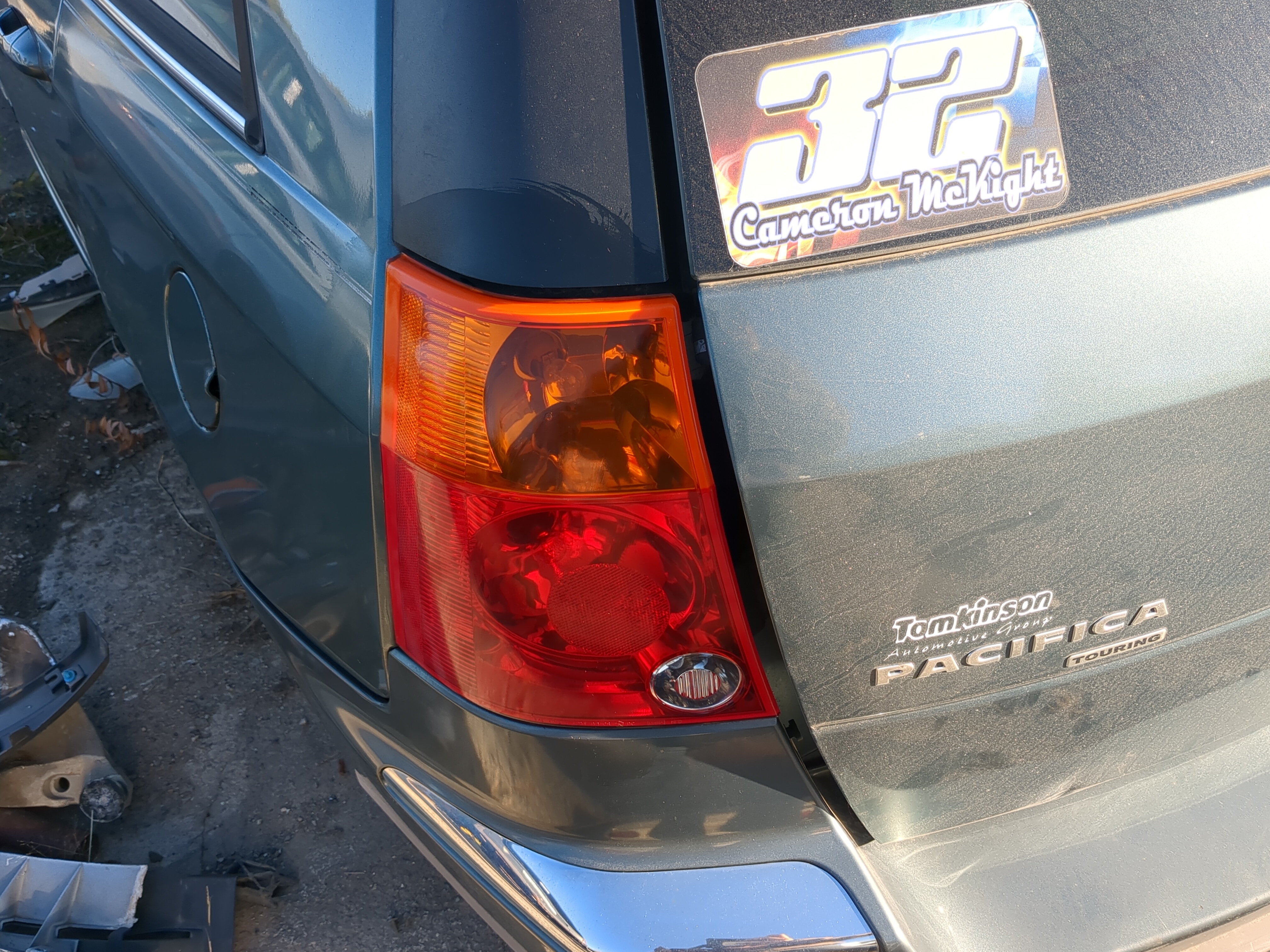 Picture of 2007 Chrysler Pacifica Driver Left Side Tail Light Taillight Oem 1156593