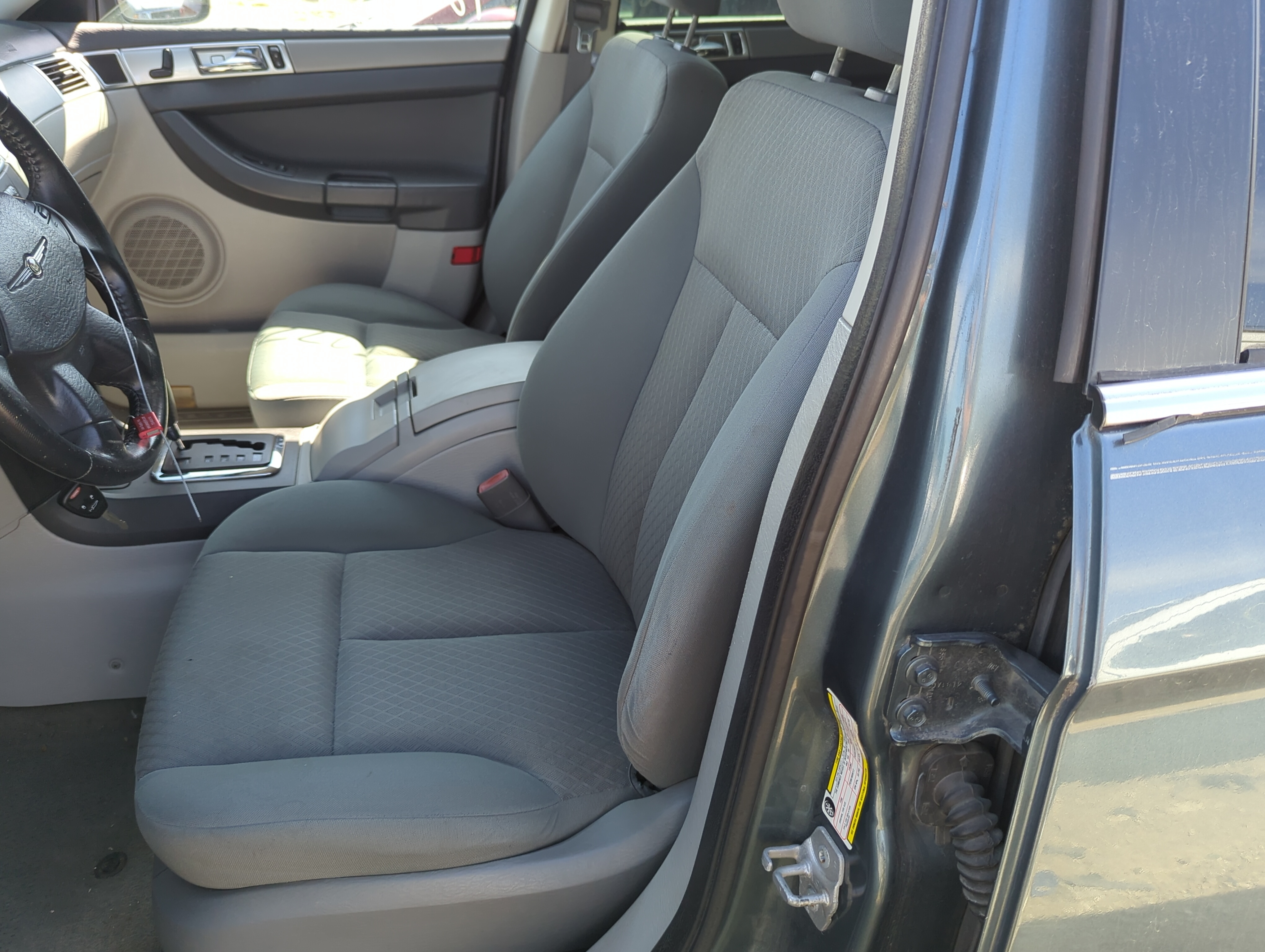 Picture of 2007 Chrysler Pacifica Driver Front Seat Oem 1156599