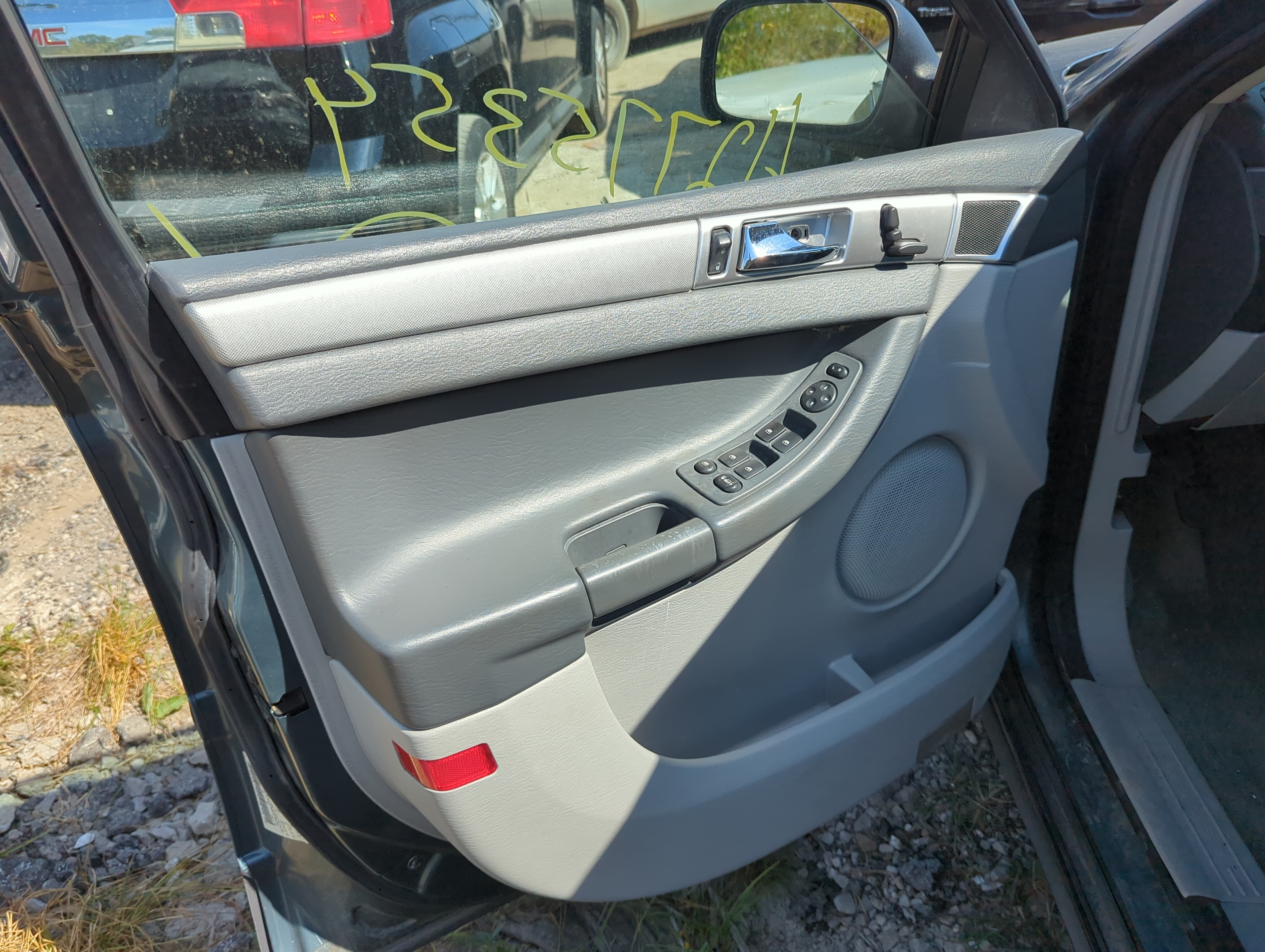 Picture of 2007 Chrysler Pacifica Front Left Driver Interior Door Panel Trim 1156655