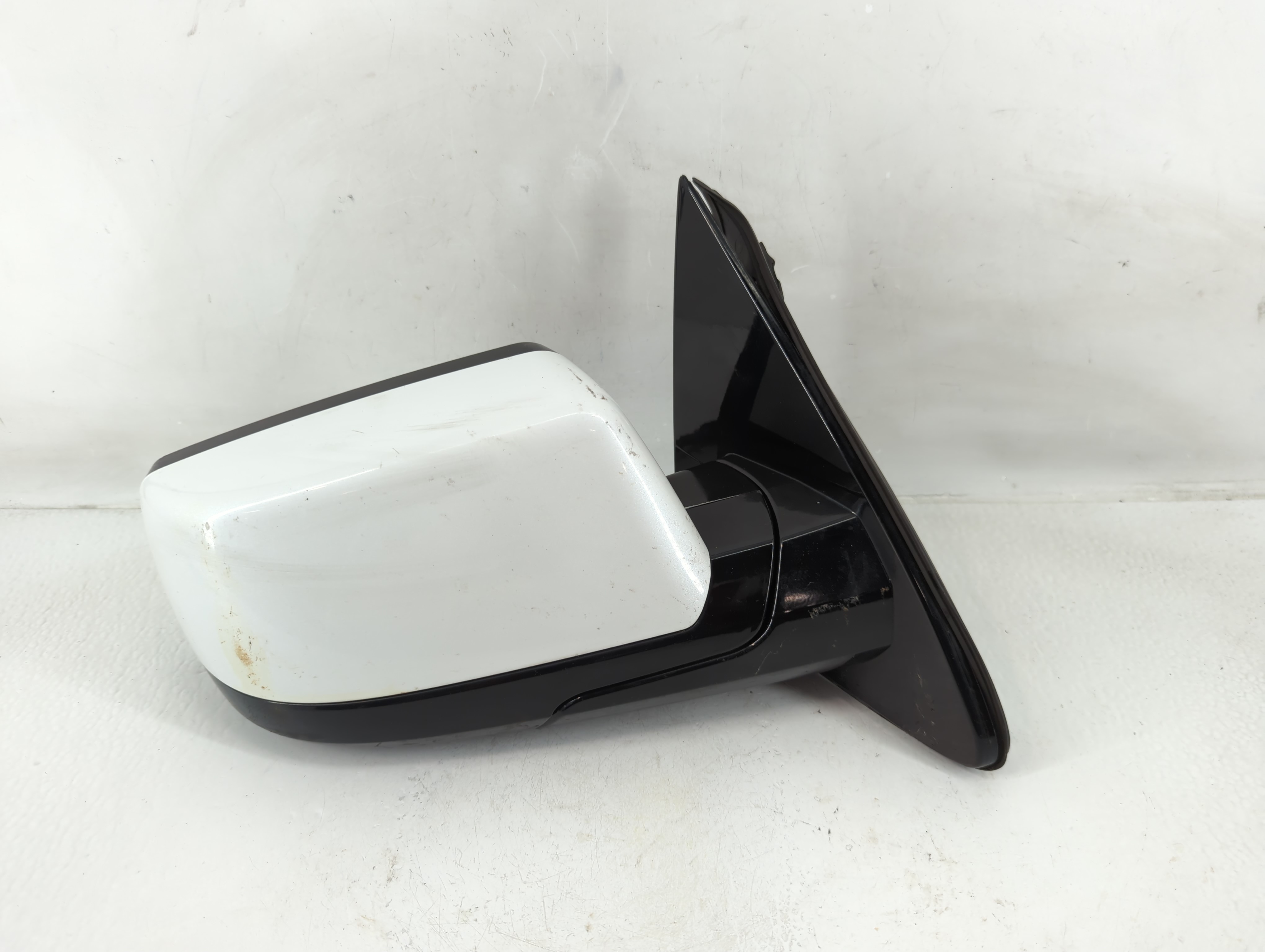 Gmc Yukon Xl 1500 Driver Left Side View Power Door Mirror White 1156927 - Oemusedautoparts1.com