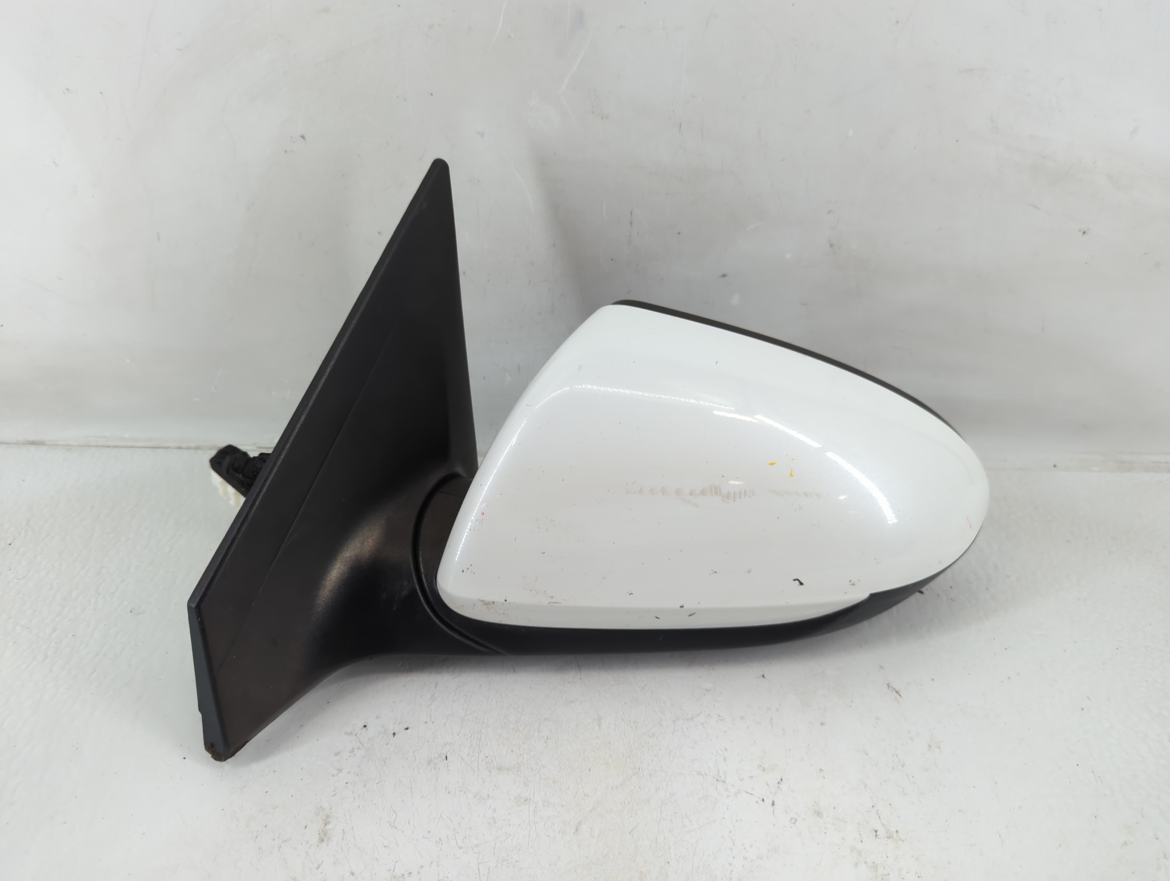 2017-2020 Hyundai Elantra Driver Left Side View Power Door Mirror White 1156932 - Oemusedautoparts1.com
