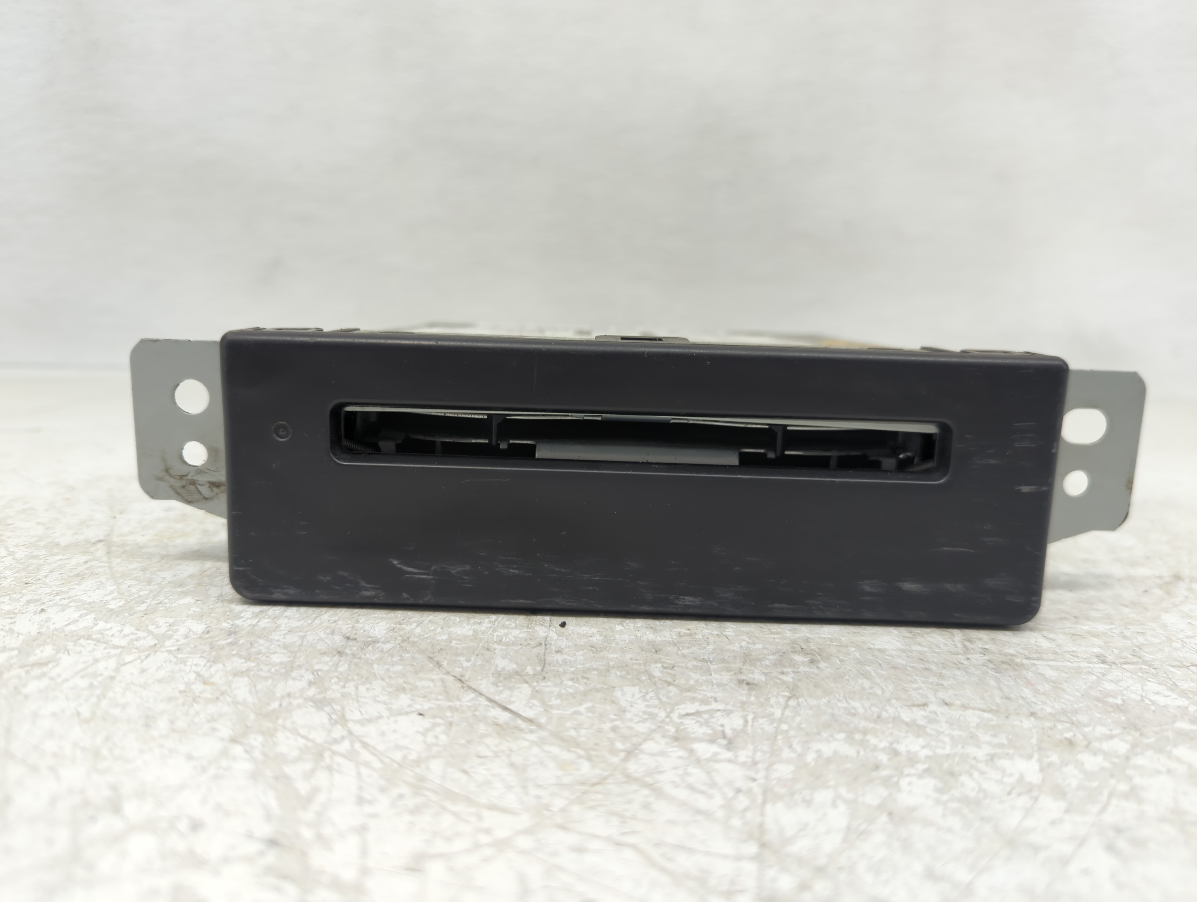 2015-2015 Cadillac Srx Am Fm Cd Player Radio Receiver 1156982 - Oemusedautoparts1.com