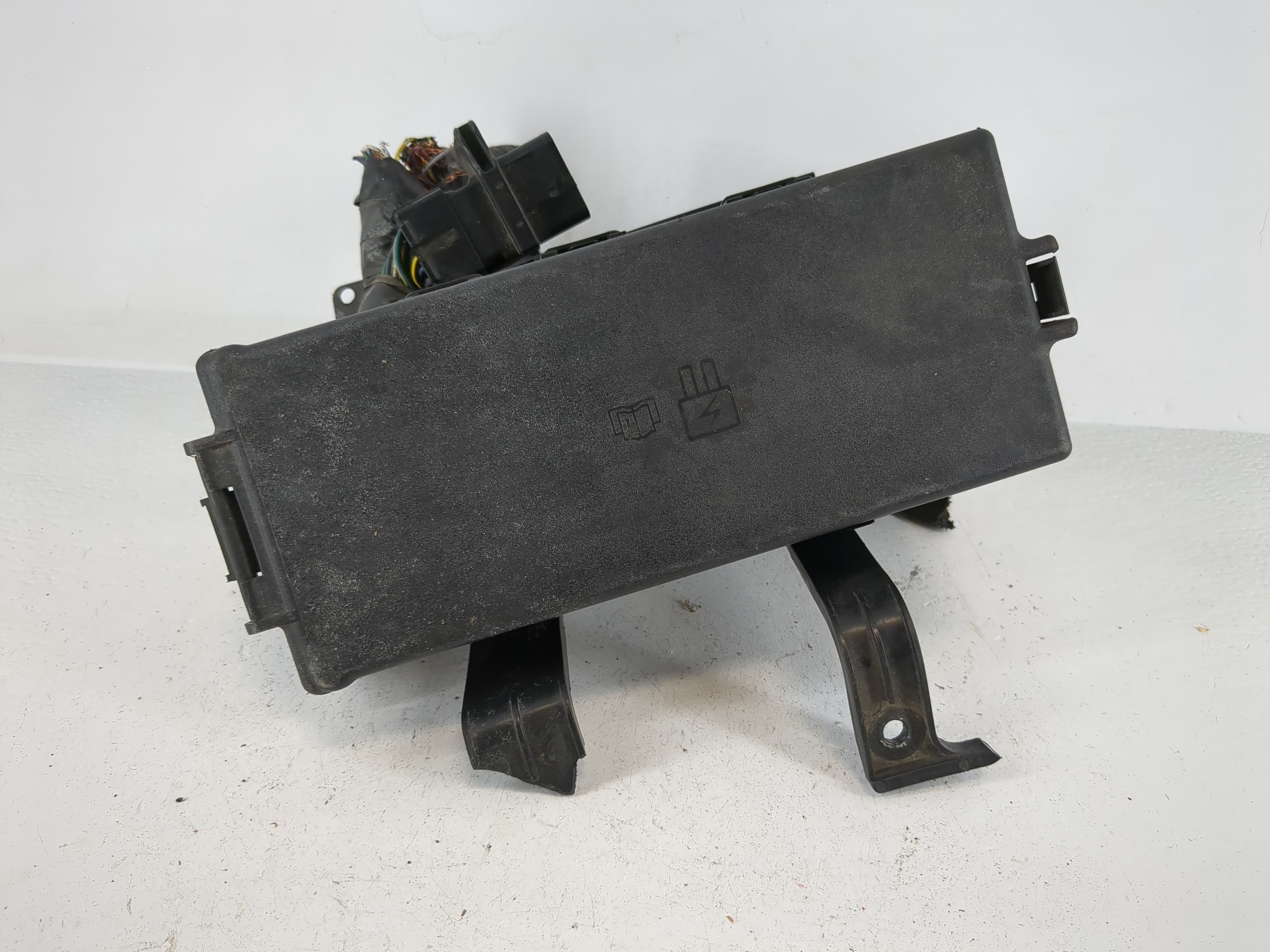 2010-2012 Ford Fusion Fusebox Fuse Box Relay Module 54-7148-30 1157153 - Oemusedautoparts1.com
