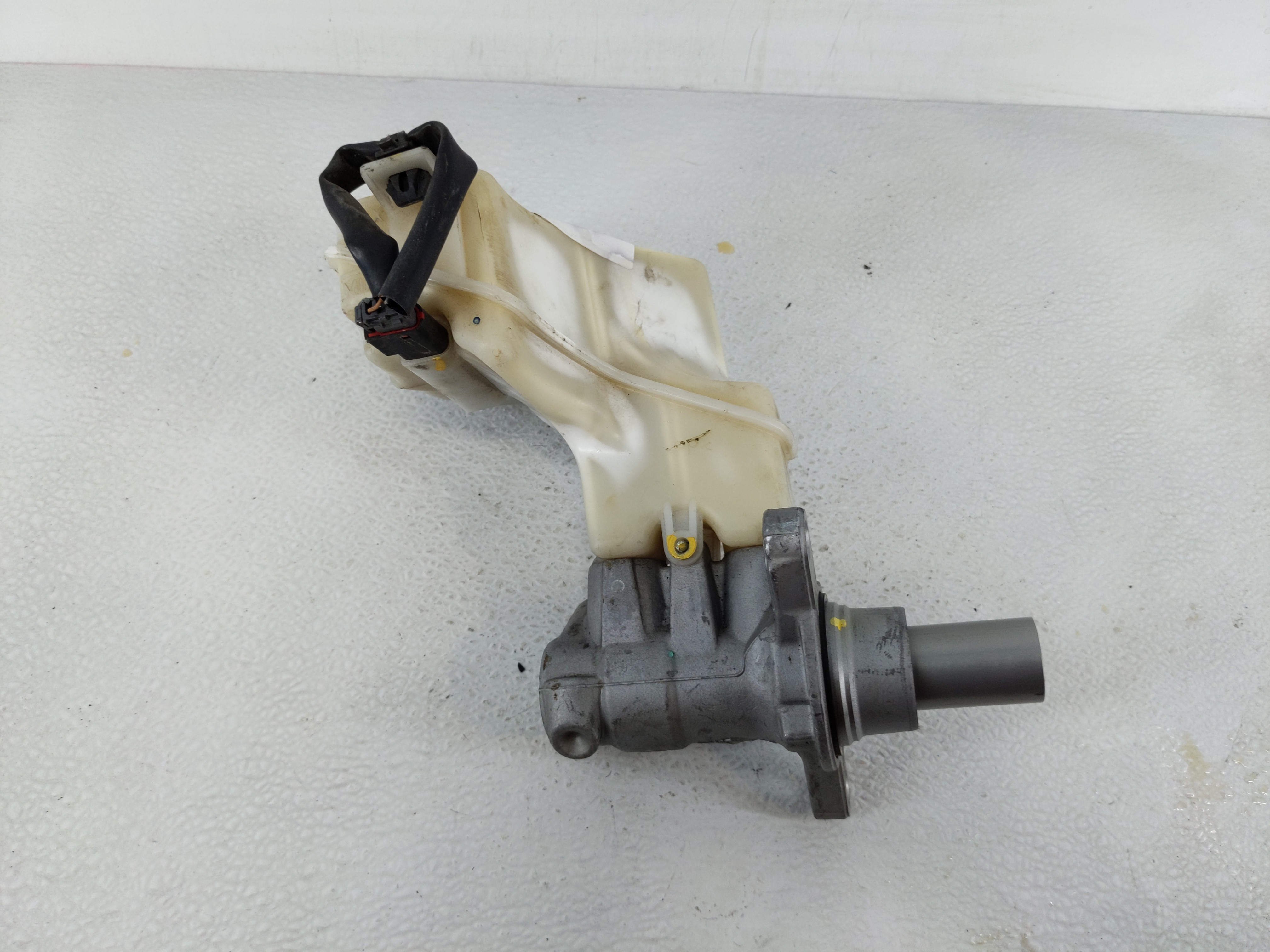 2013-2018 Nissan Altima Brake Master Cylinder 1157266 - Oemusedautoparts1.com