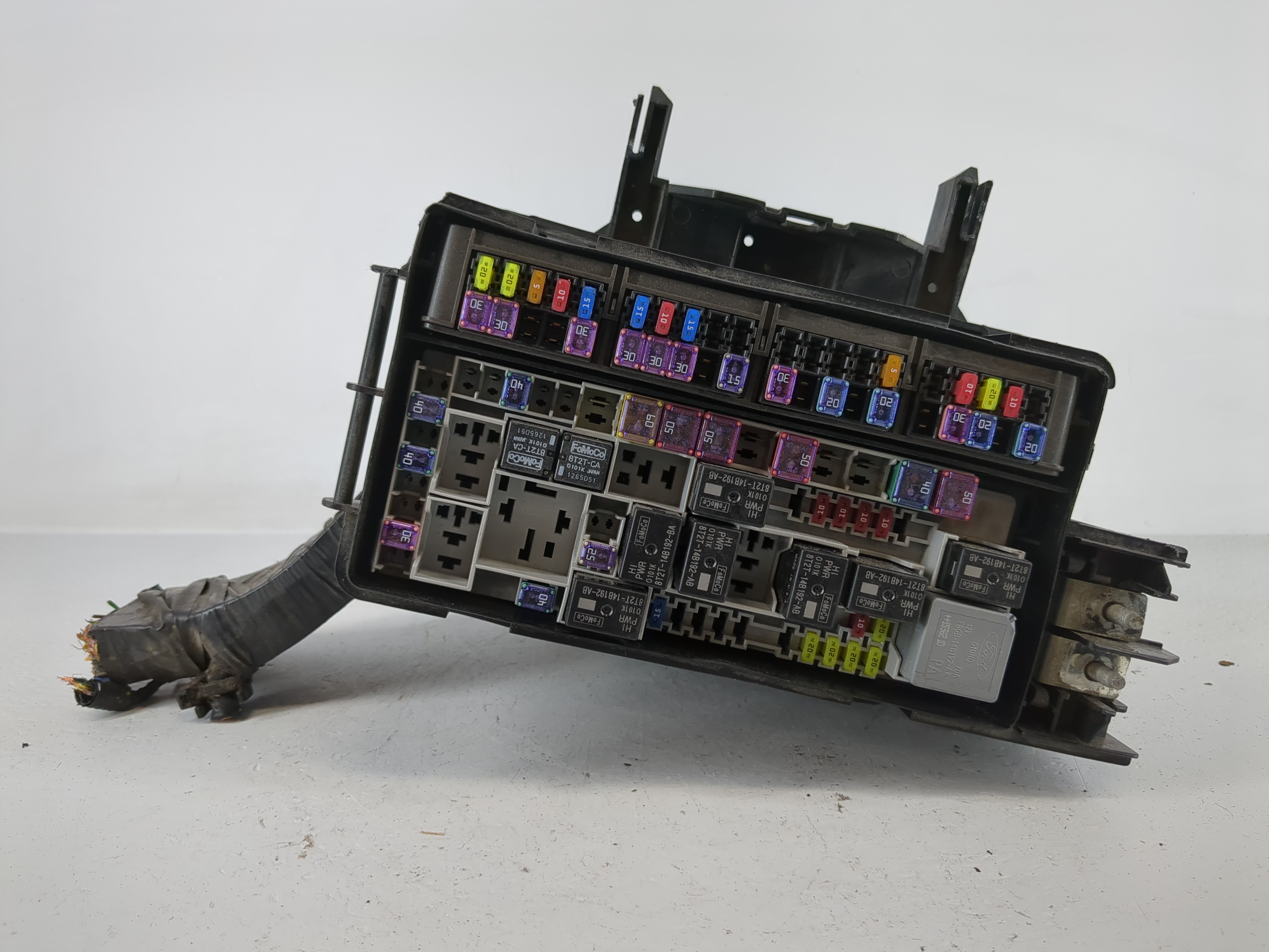 2016-2016 Ford Explorer Fusebox Fuse Box Relay Module Fu5t-14a468-cb 1157295 - Oemusedautoparts1.com
