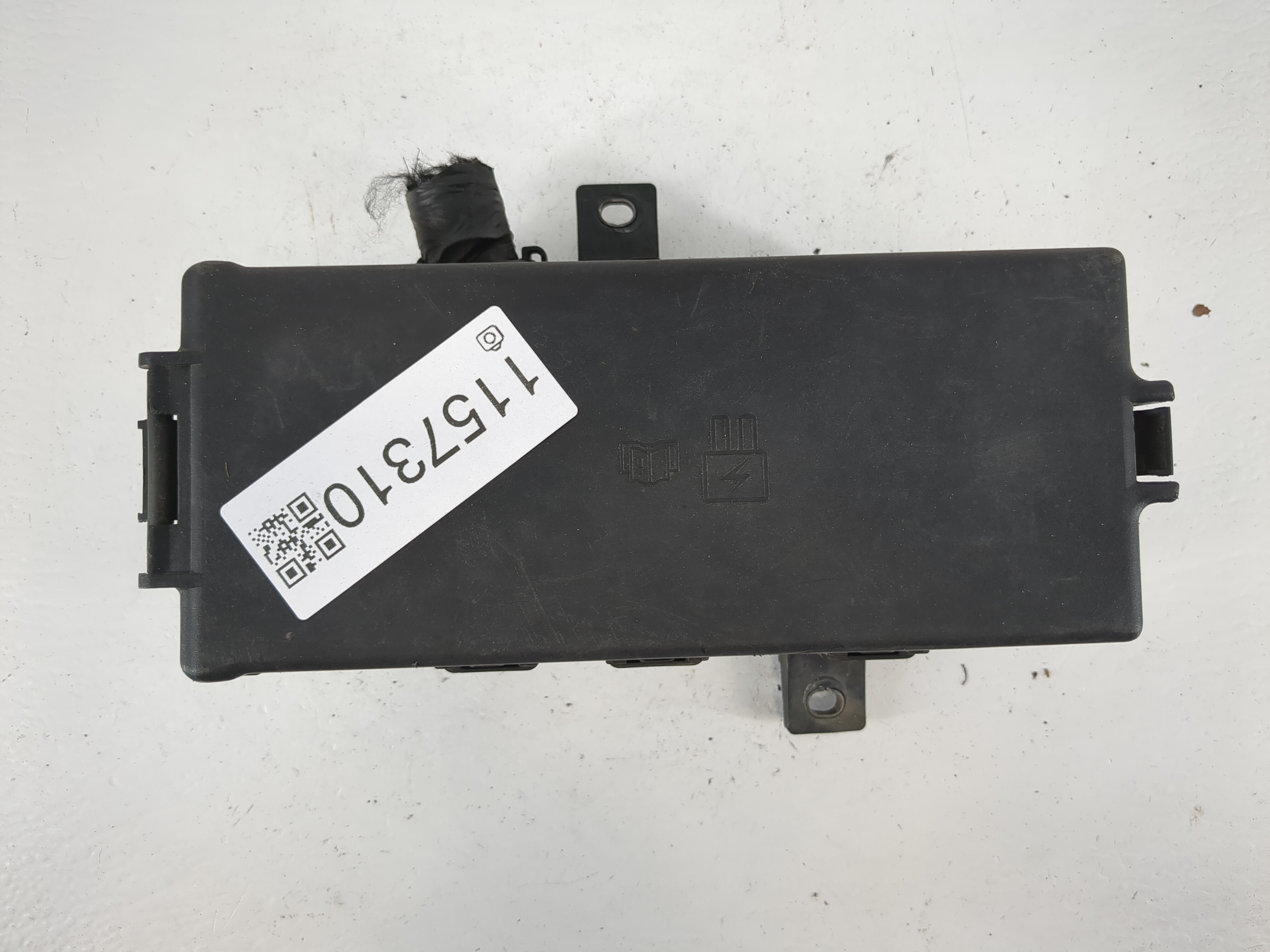 2012-2014 Ford Mustang Fusebox Fuse Box Relay Module Ar3t-14a003-ab 1157310 - Oemusedautoparts1.com