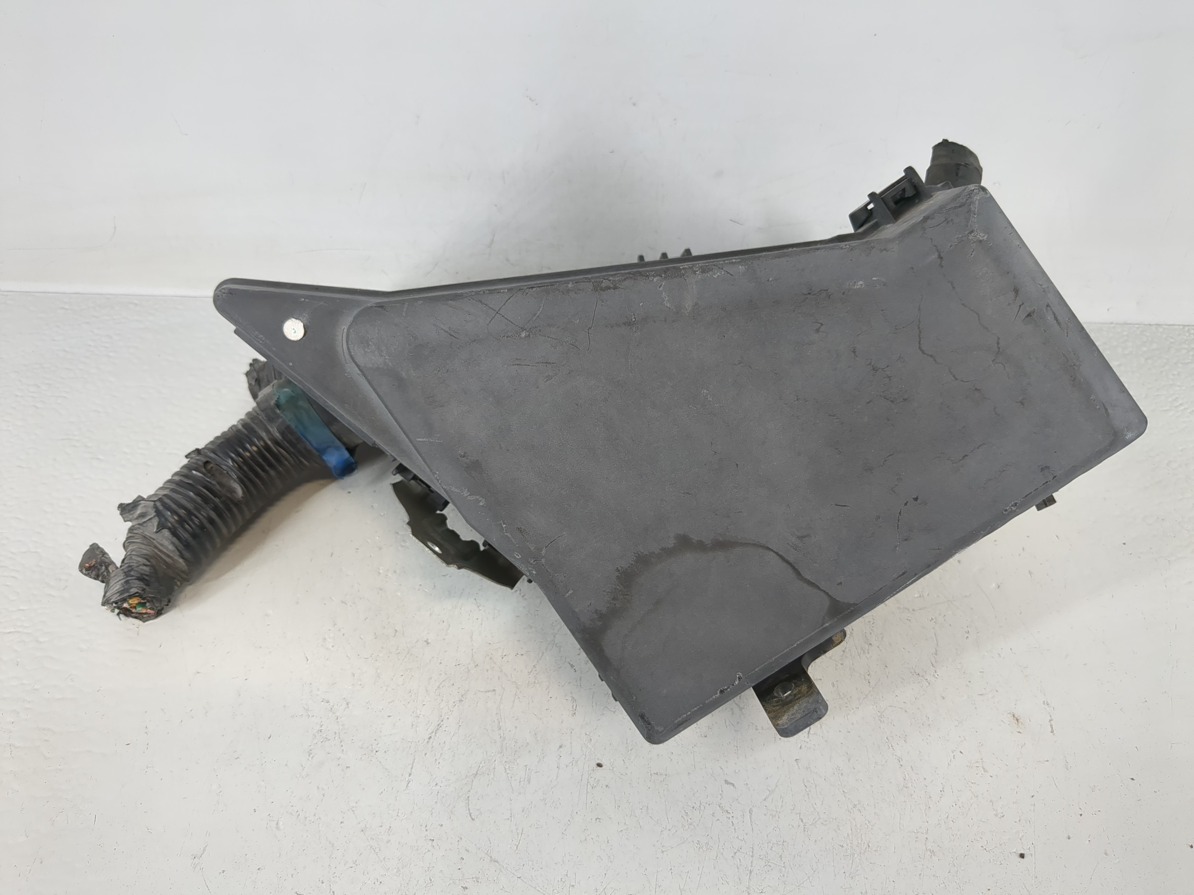 2016-2016 Subaru Forester Fusebox Fuse Box Relay Module Mb100200b 1157331 - Oemusedautoparts1.com
