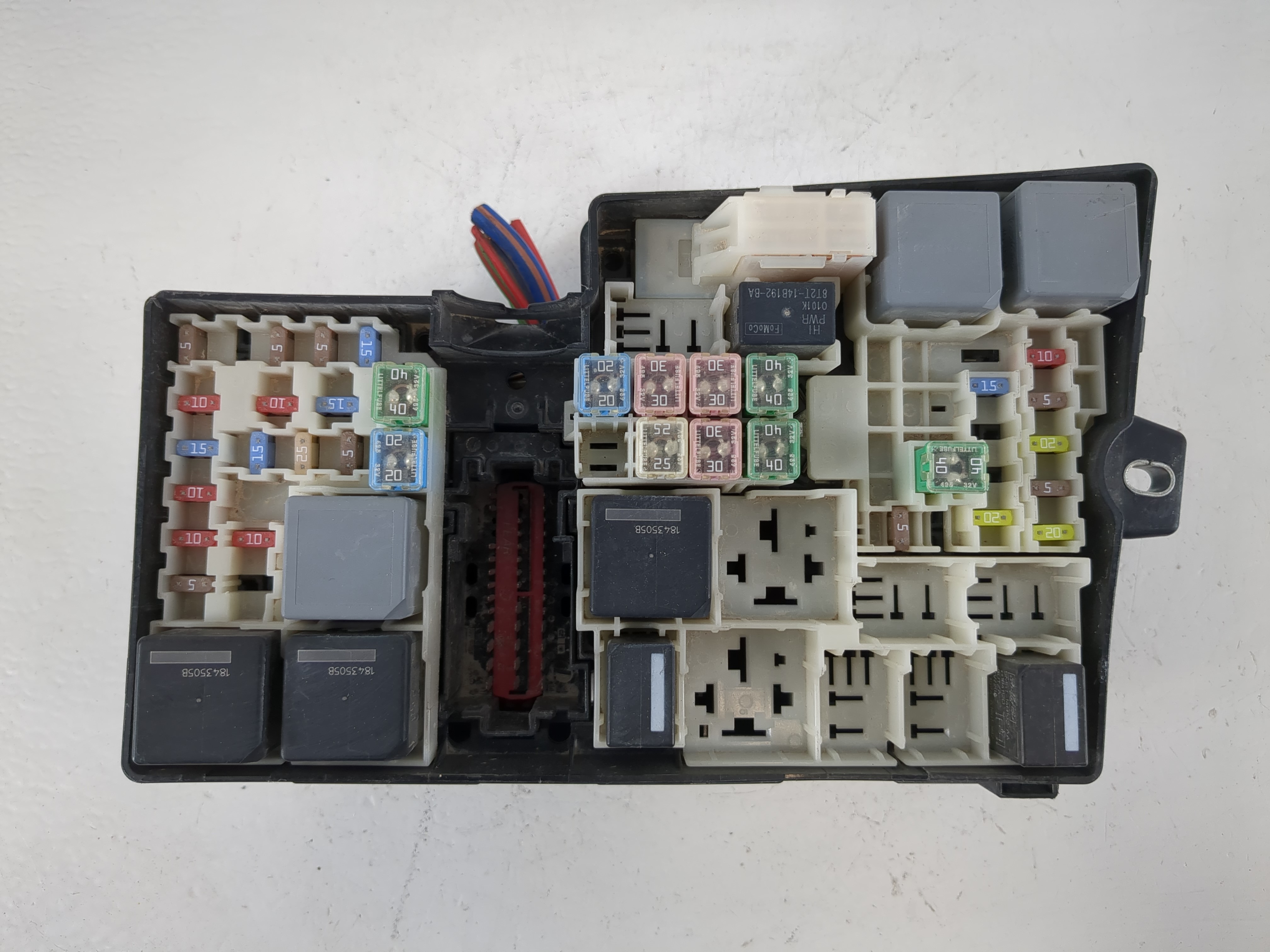 2019-2019 Ford Escape Fusebox Fuse Box Relay Module Av6t-14a142-ab 1157336 - Oemusedautoparts1.com