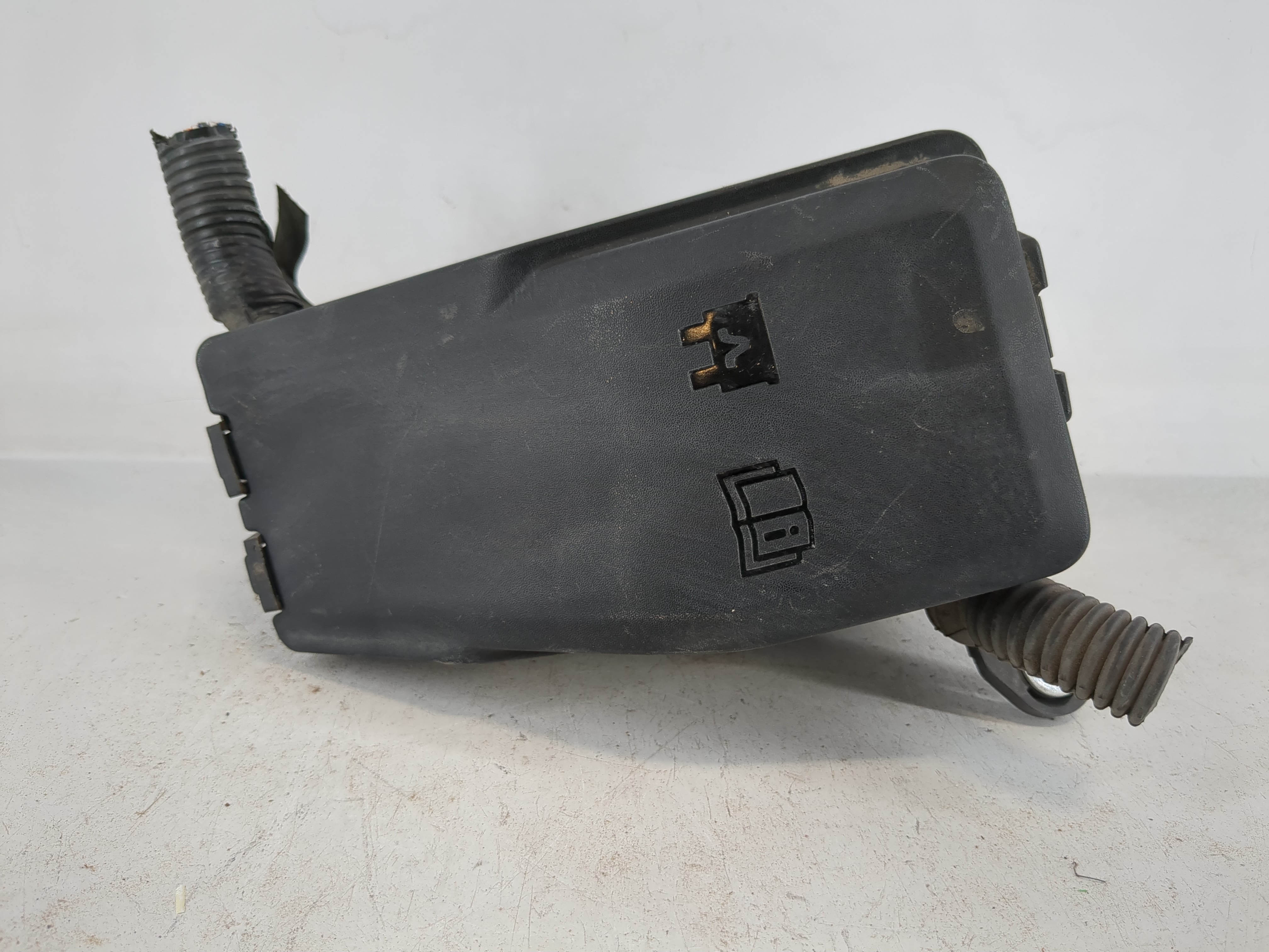 2013-2013 Volvo V60 Fusebox Fuse Box Relay Module 21328191 1157361 - Oemusedautoparts1.com