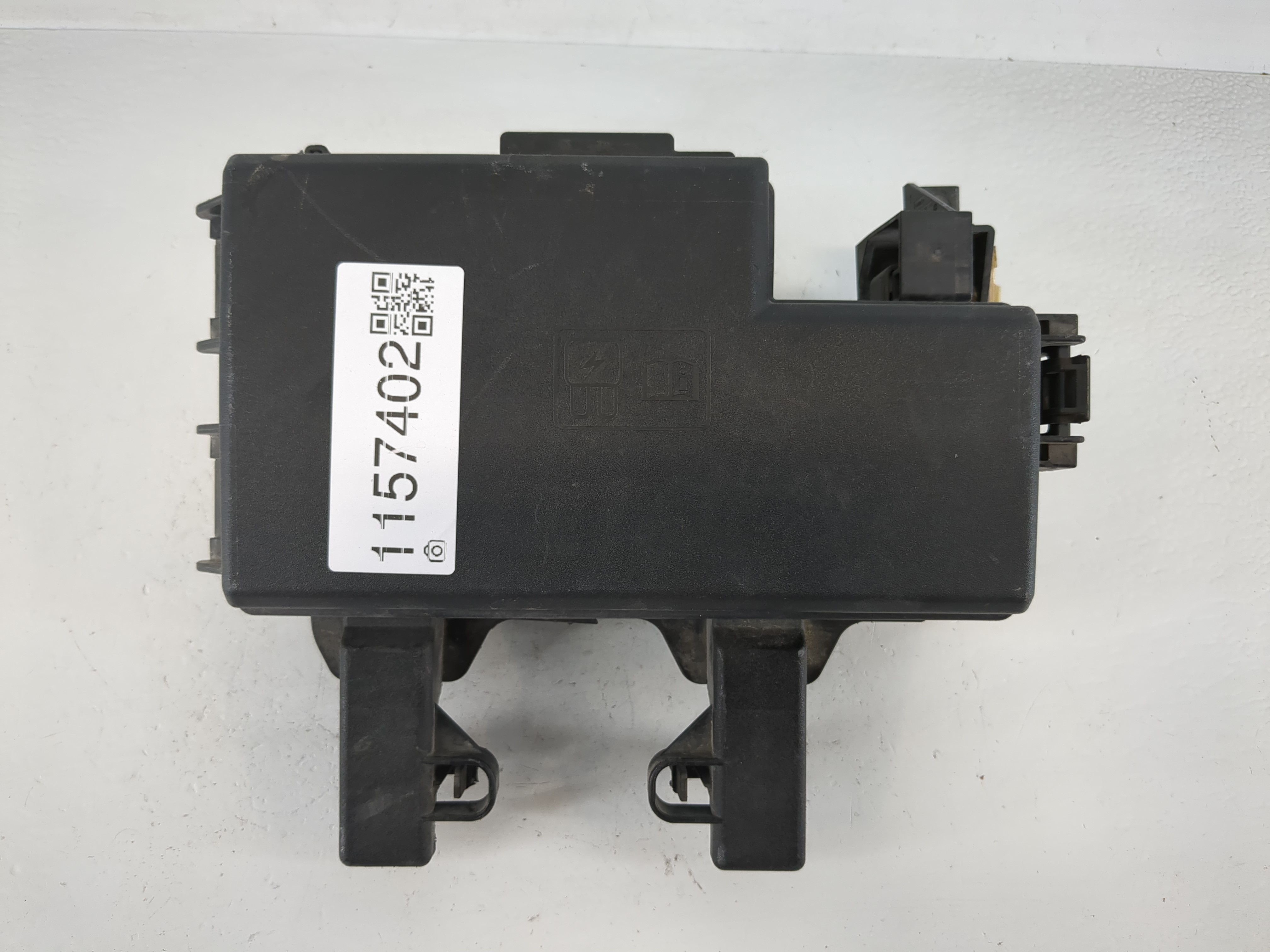 2016-2017 Ford Mustang Fusebox Fuse Box Relay Module Fr3t-14536-ab 1157402 - Oemusedautoparts1.com