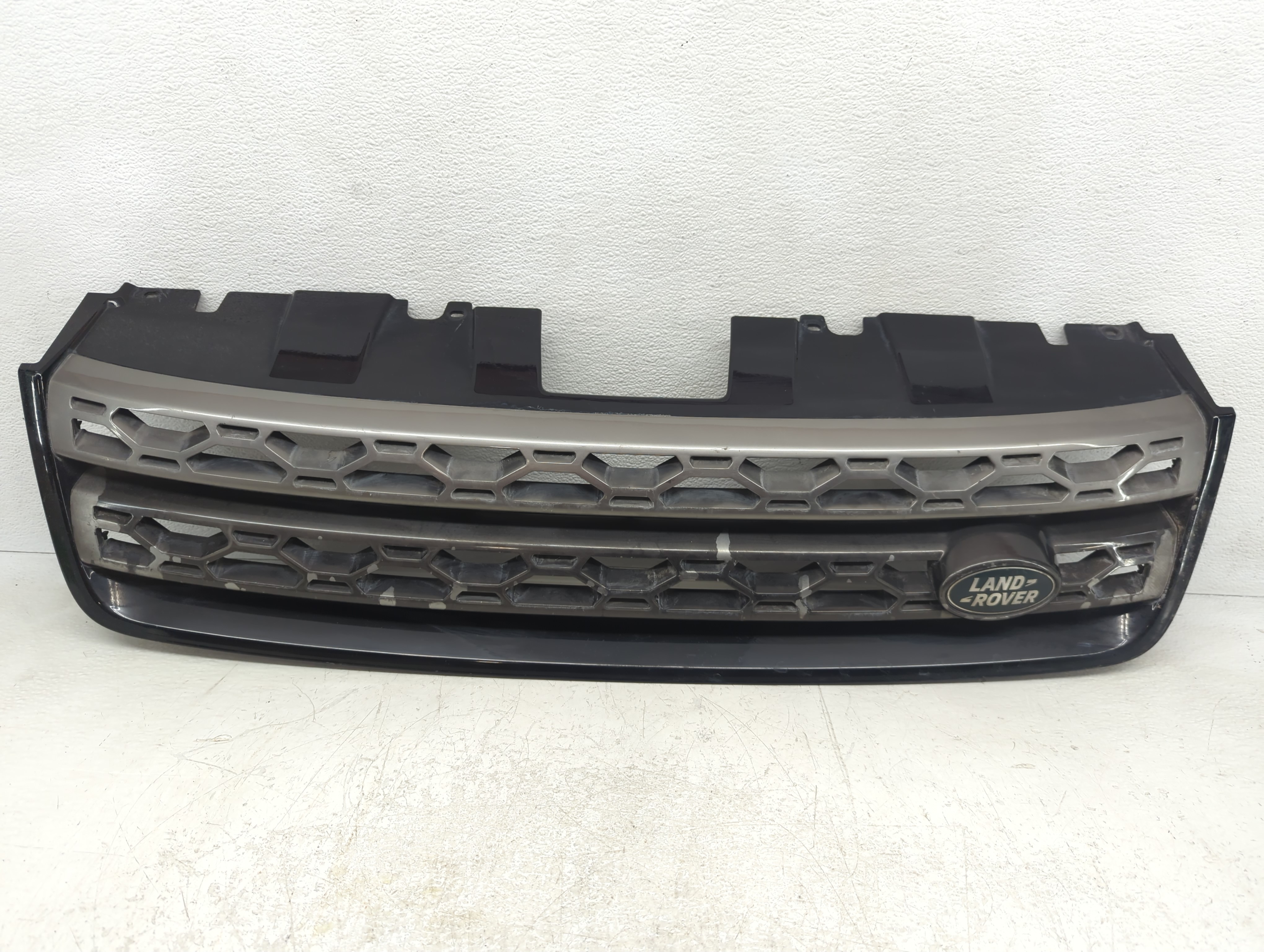 Picture of 2017-2019 Land Rover Discovery Sport Front Grille Bumper Not Included 1157433