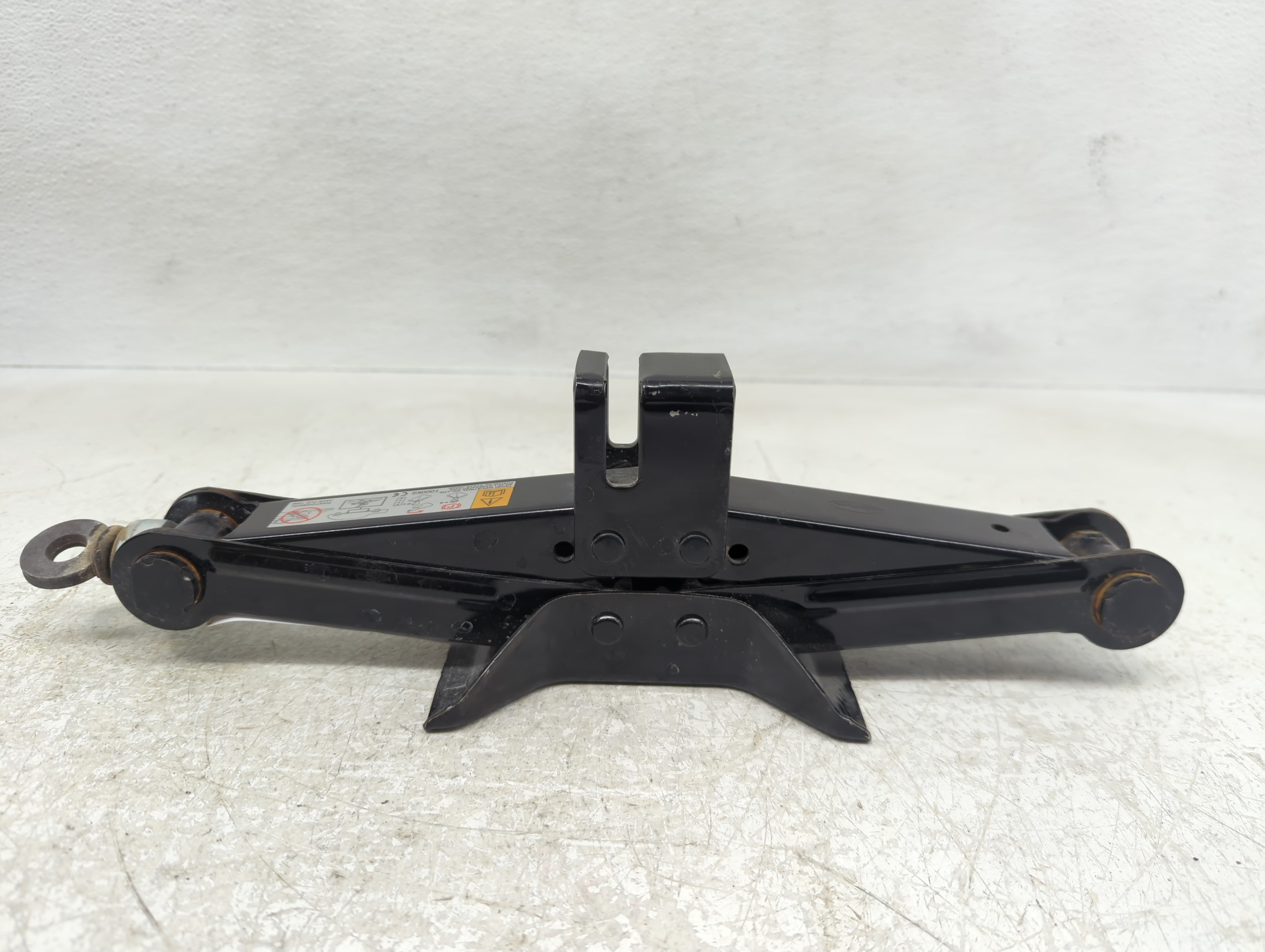 2021 Mazda Cx-30 Spare Scissor Car Jack 1157445 - Oemusedautoparts1.com