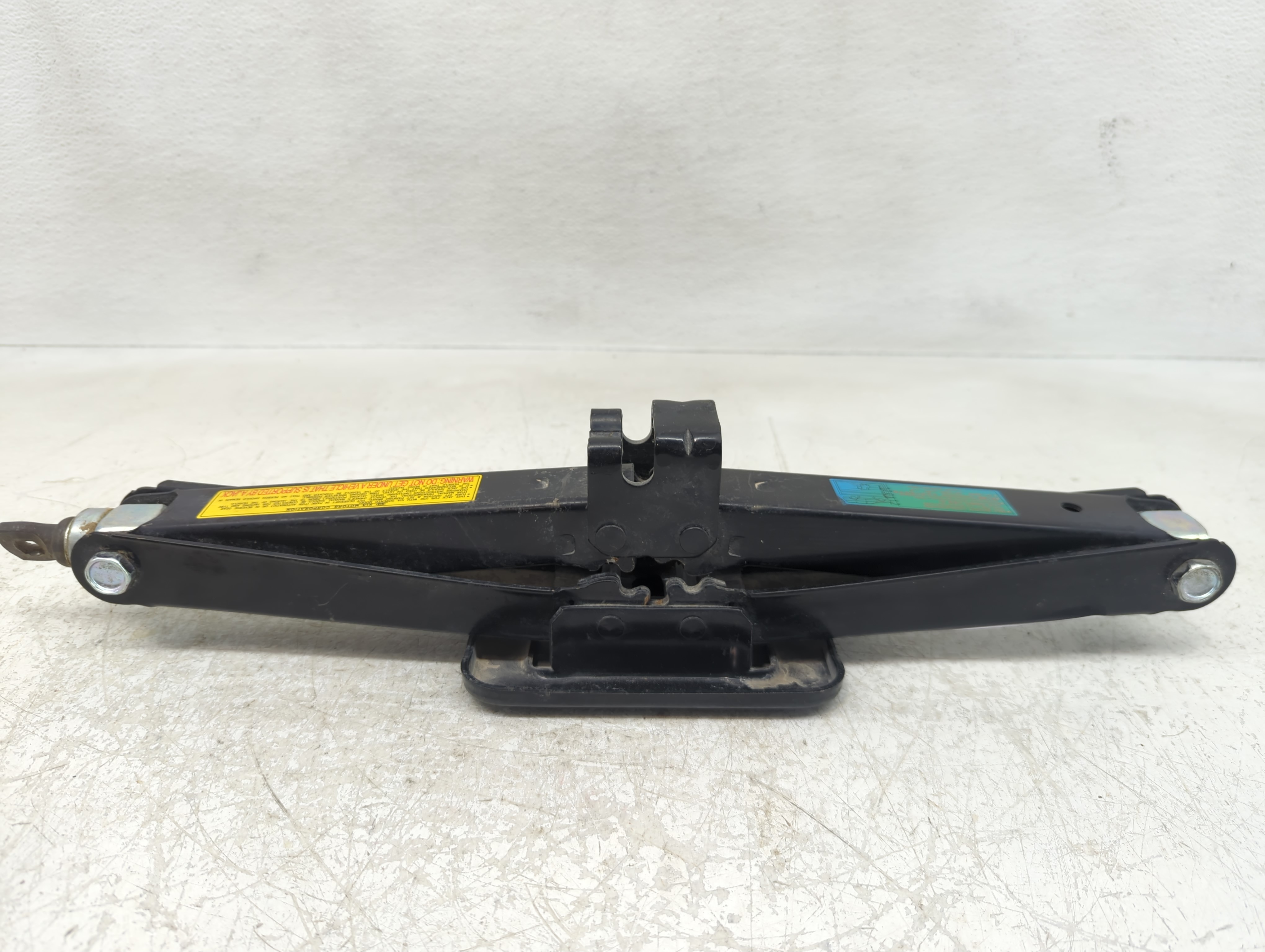 2013 Kia Sorento Spare Scissor Car Jack 1157461 - Oemusedautoparts1.com