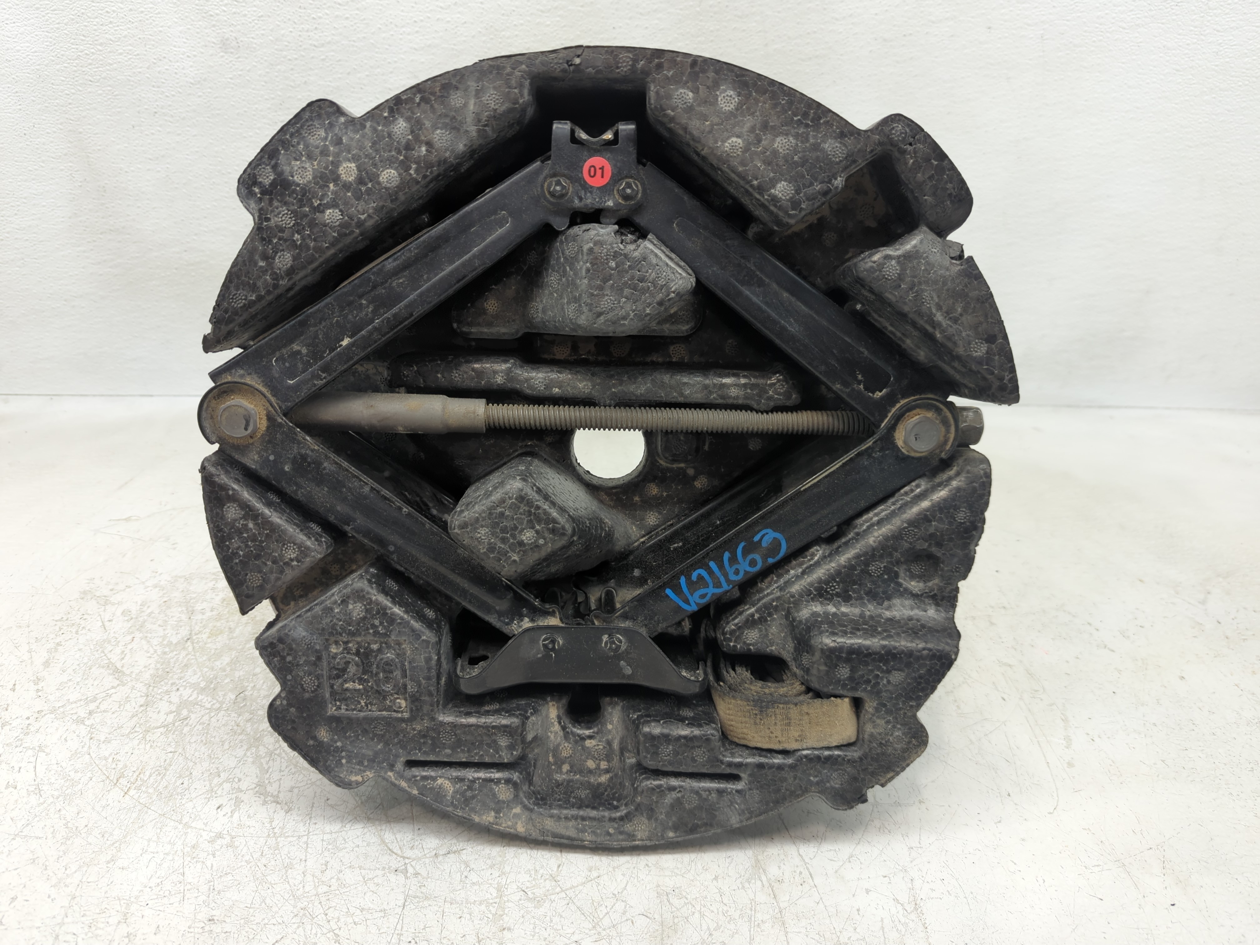 2021 Chevrolet Trax Spare Scissor Car Jack 1157468 - Oemusedautoparts1.com