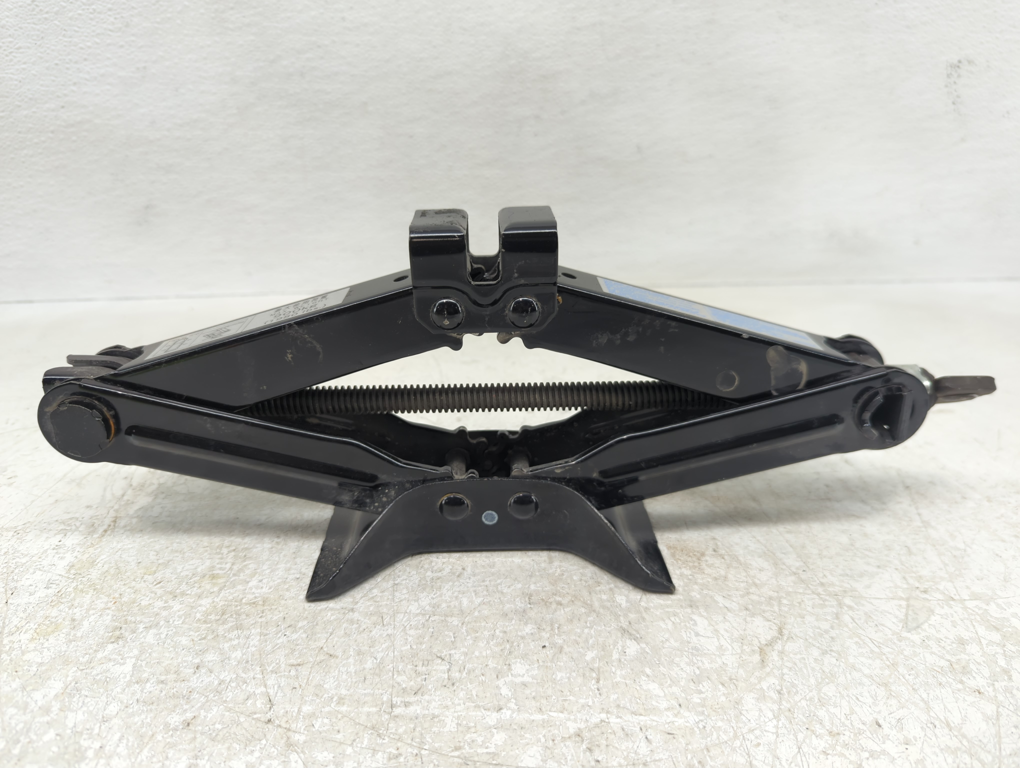 2012 Subaru Impreza Spare Scissor Car Jack 1157472 - Oemusedautoparts1.com