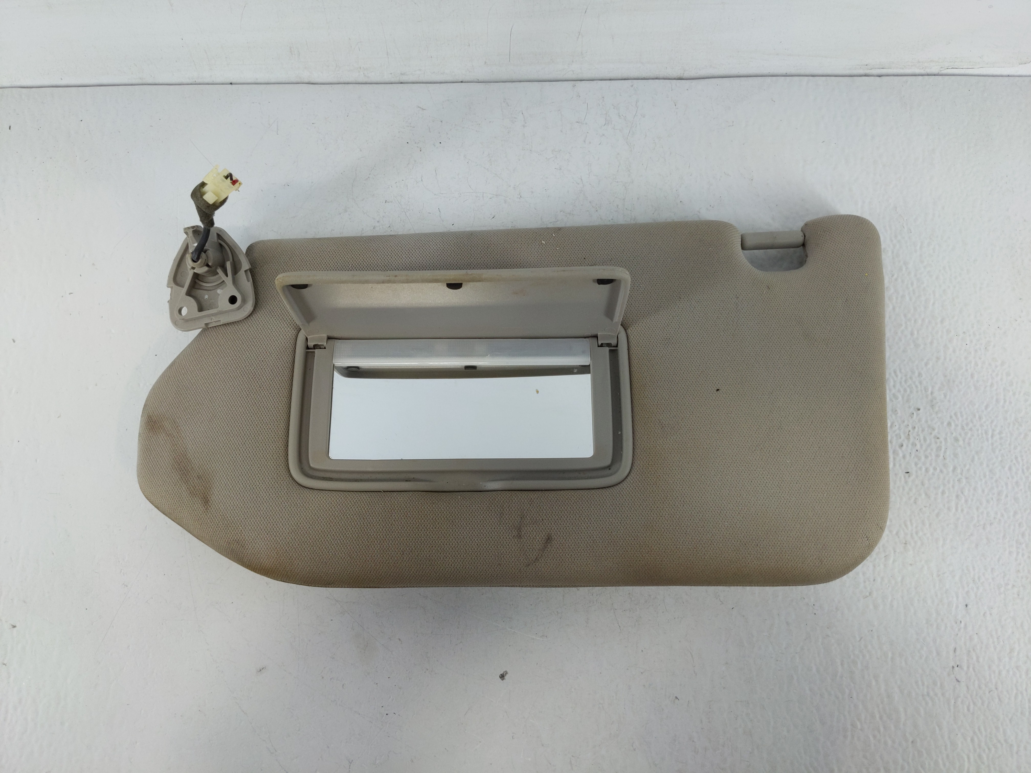 2013-2018 Nissan Pathfinder Driver Sun Visor Mirror Left Sunvisor Beige 1157485 - Oemusedautoparts1.com