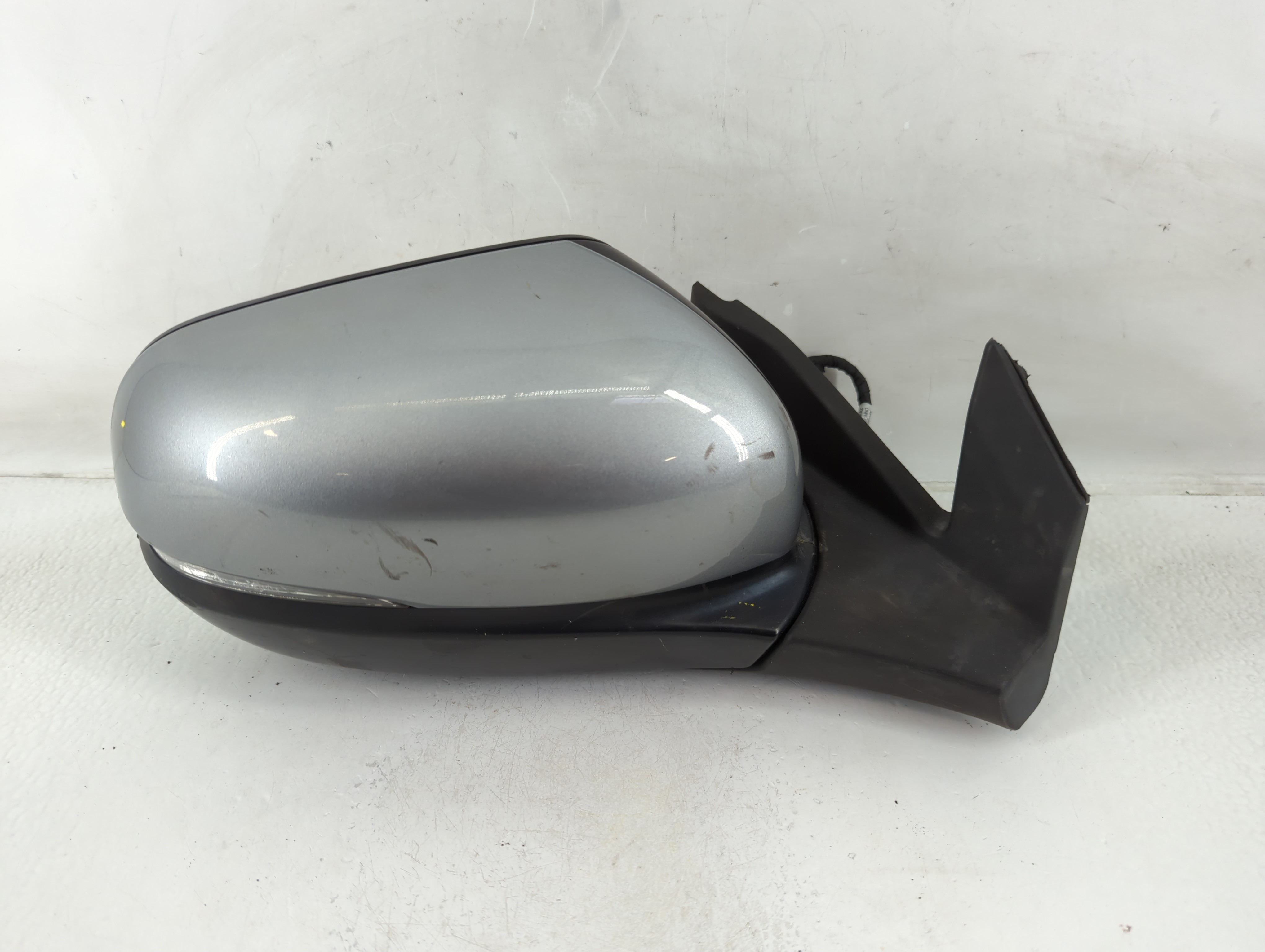 2019-2022 Honda Pilot Passenger Right Side View Power Door Mirror Silver 1157502 - Oemusedautoparts1.com